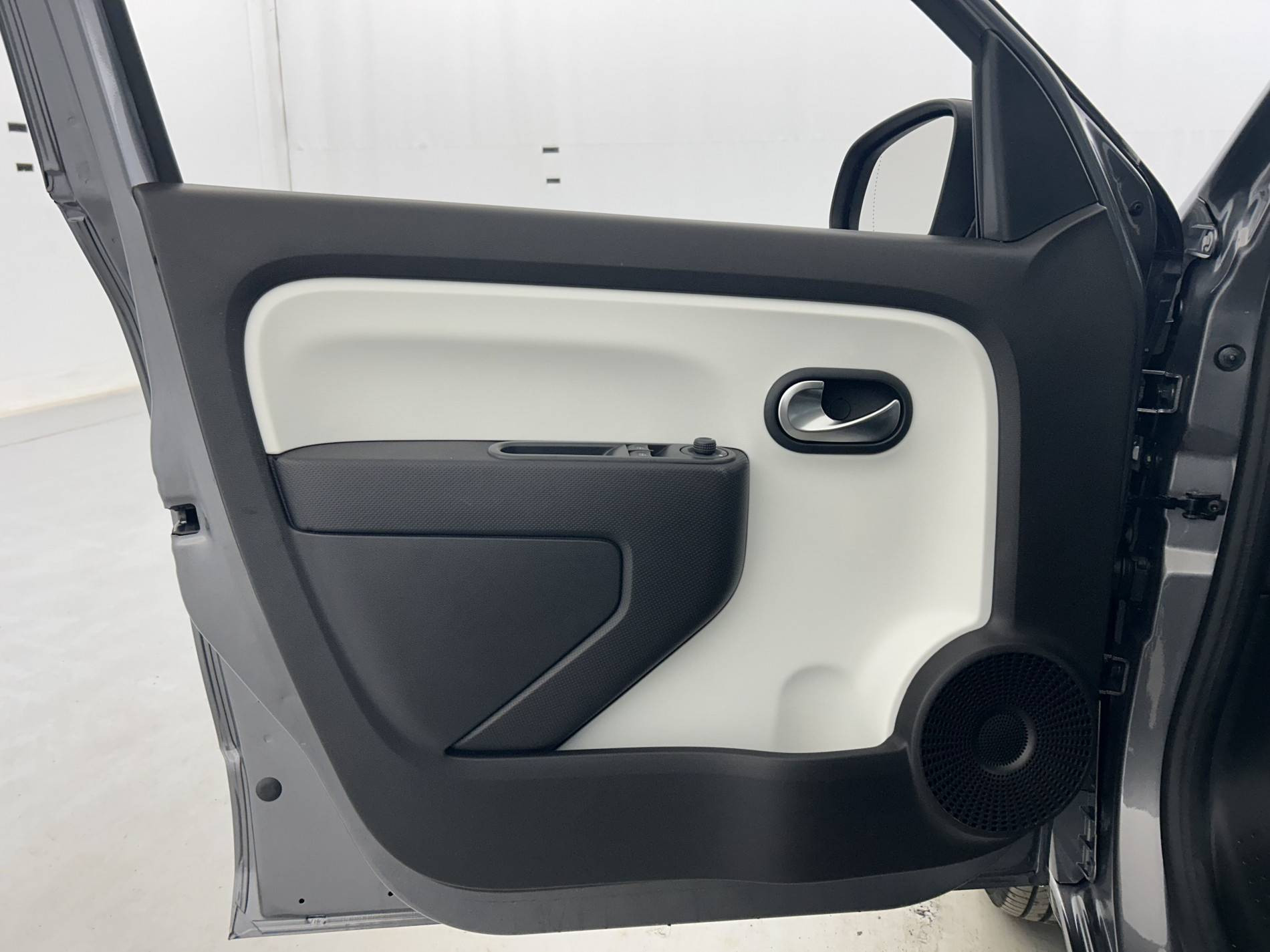 Vente en ligne Renault Twingo Electrique Twingo III E-Tech au prix de 11 990 €