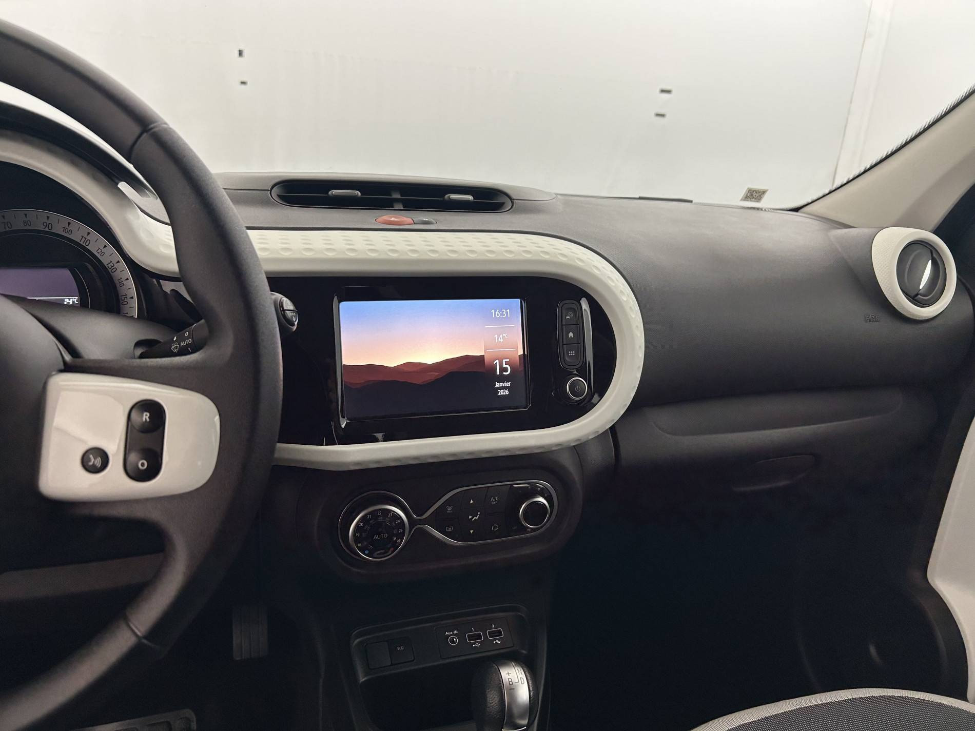 Vente en ligne Renault Twingo Electrique Twingo III E-Tech au prix de 11 990 €