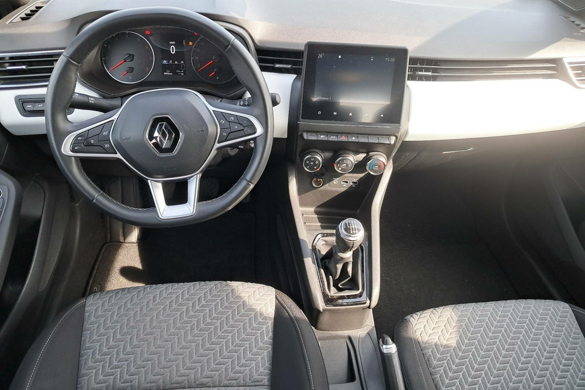 Vente en ligne Renault Clio 5 Clio TCe 90 - 21N au prix de 14 990 €