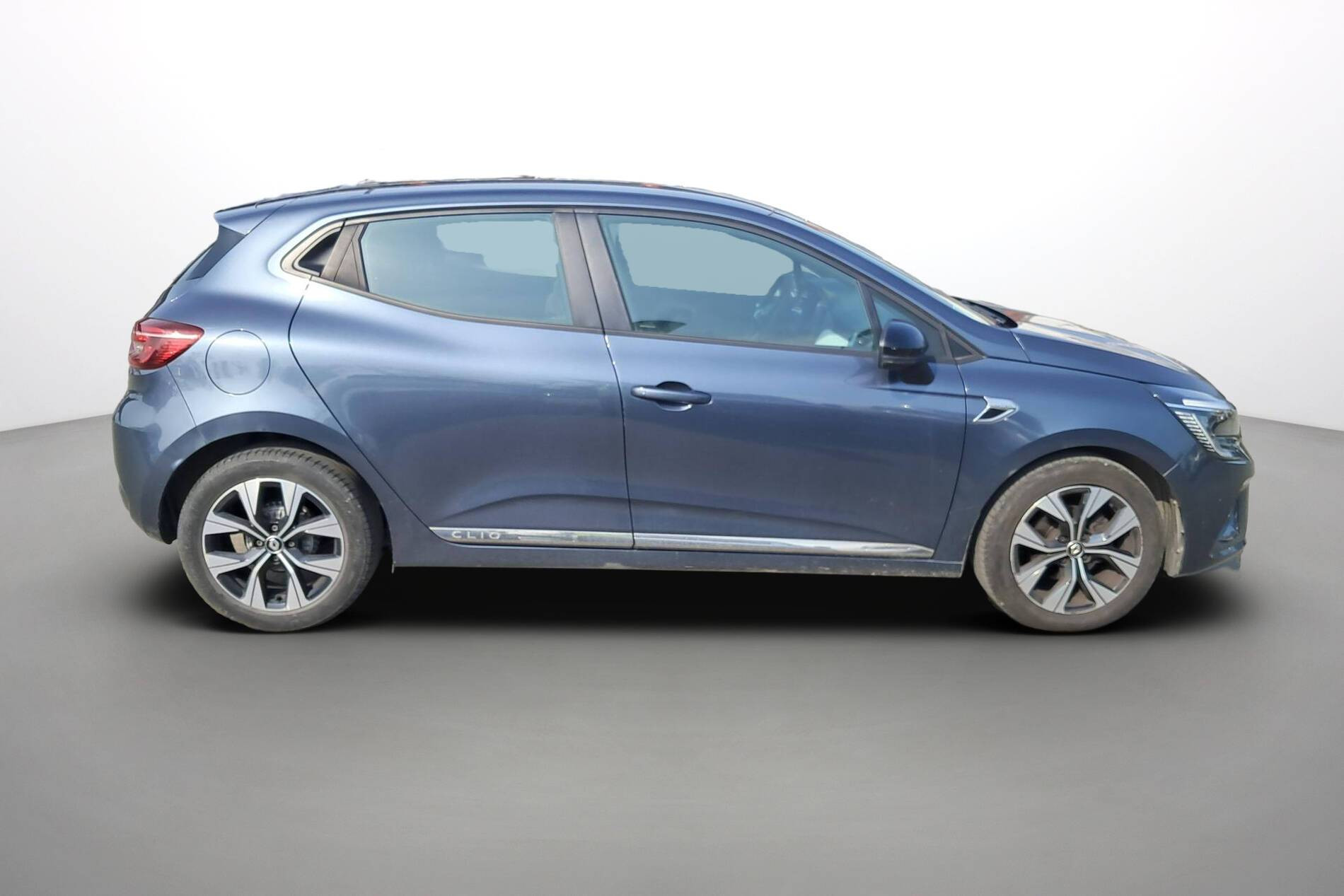 Vente en ligne Renault Clio 5 Clio TCe 90 - 21N au prix de 14 990 €