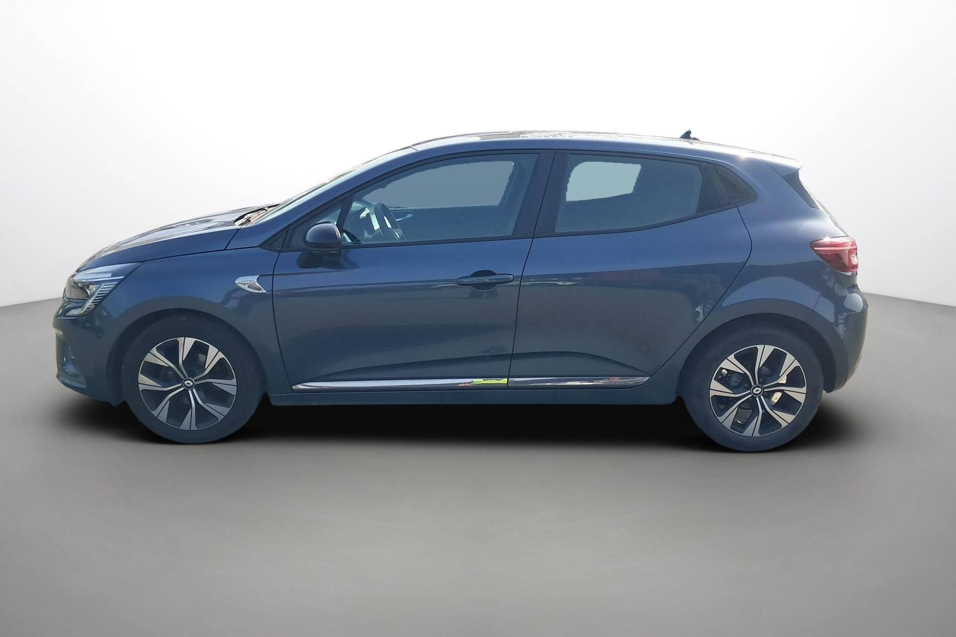 Vente en ligne Renault Clio 5 Clio TCe 90 - 21N au prix de 14 990 €