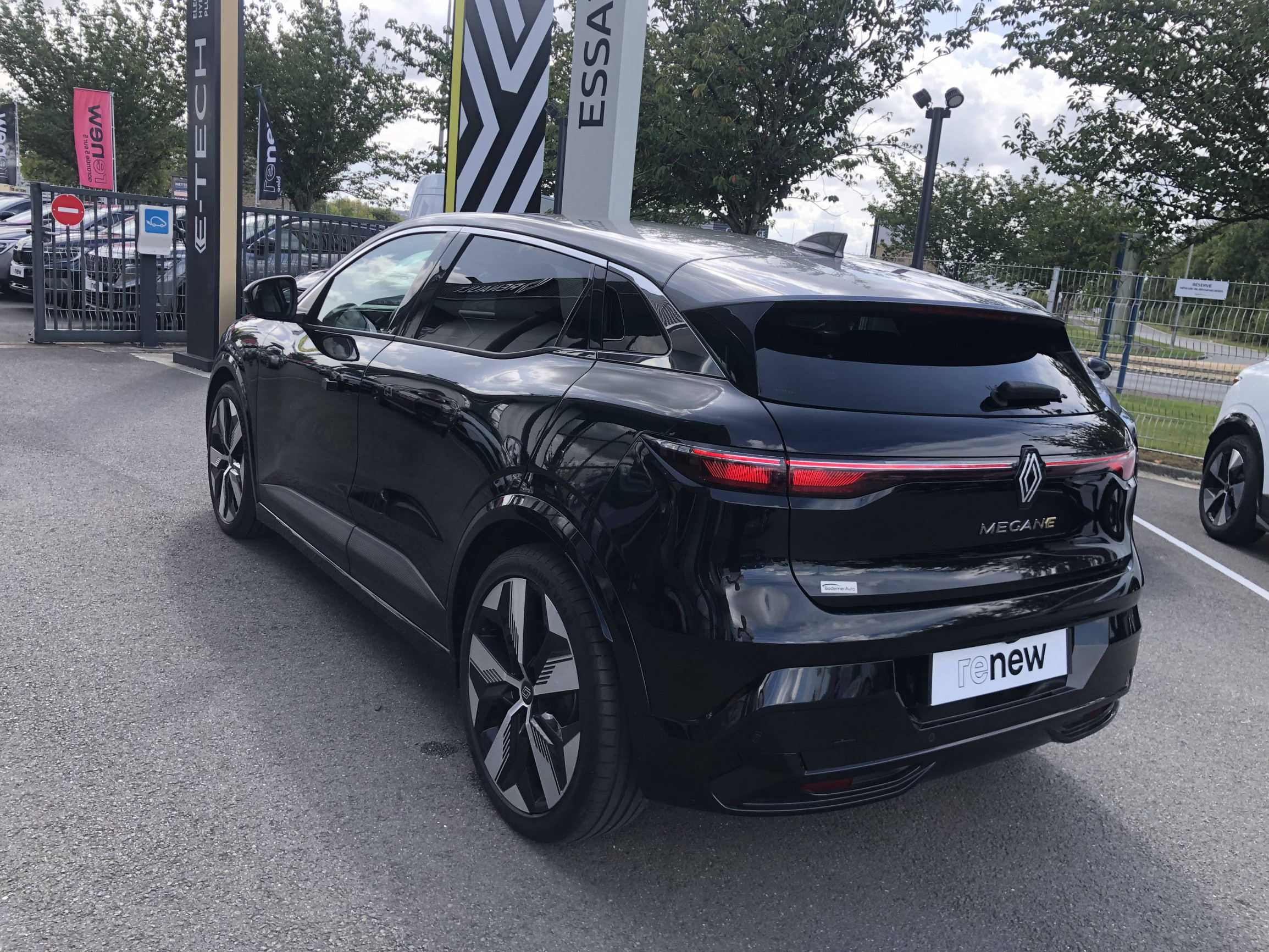 Vente en ligne Renault Megane E-Tech  EV60 220 ch super charge au prix de 23 490 €