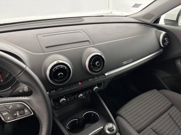 Vente en ligne Audi A3  35 TFSI CoD 150 au prix de 20 990 €