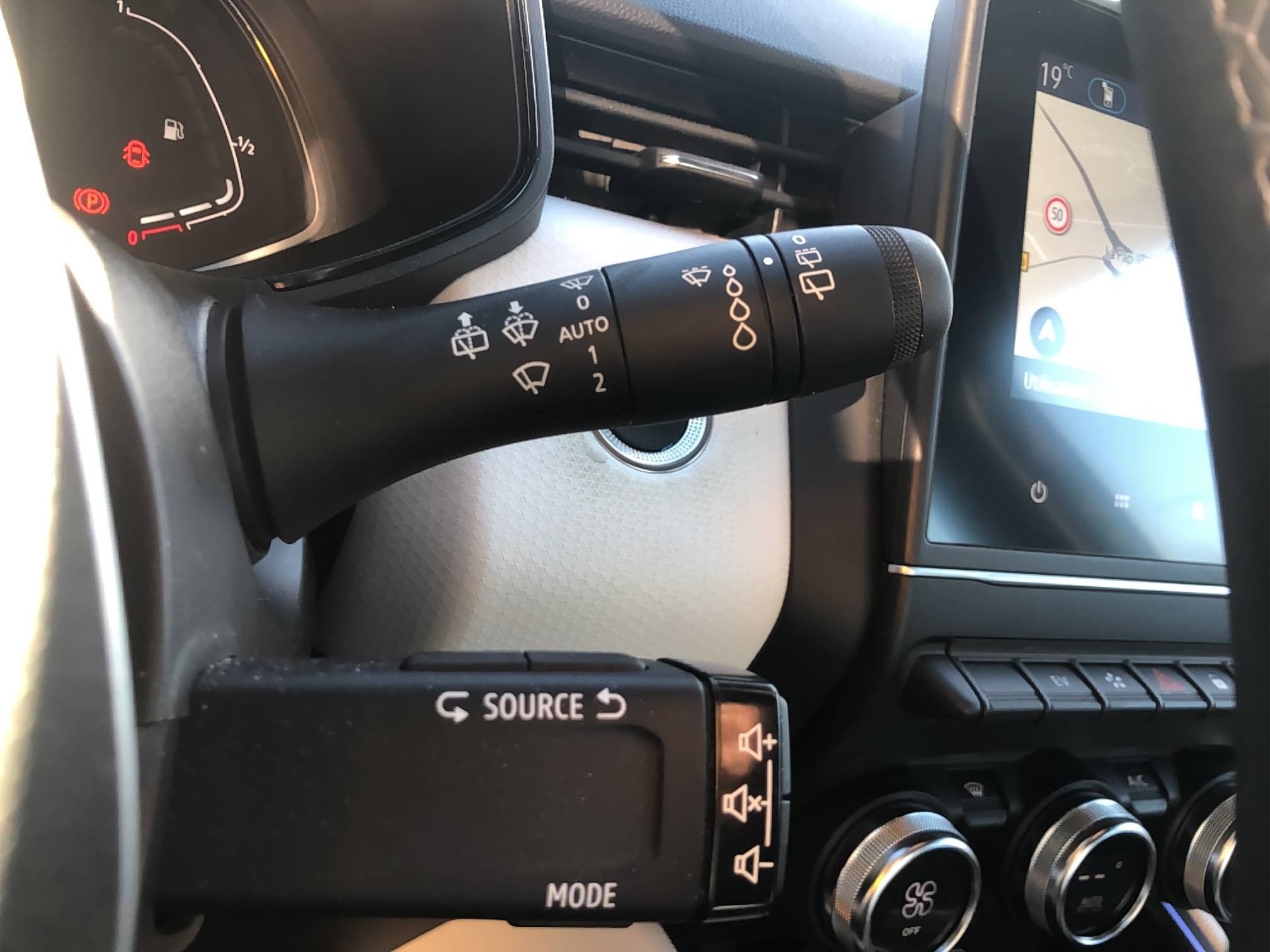 Vente en ligne Renault Clio 5 Clio E-Tech 140 - 21N au prix de 17 490 €