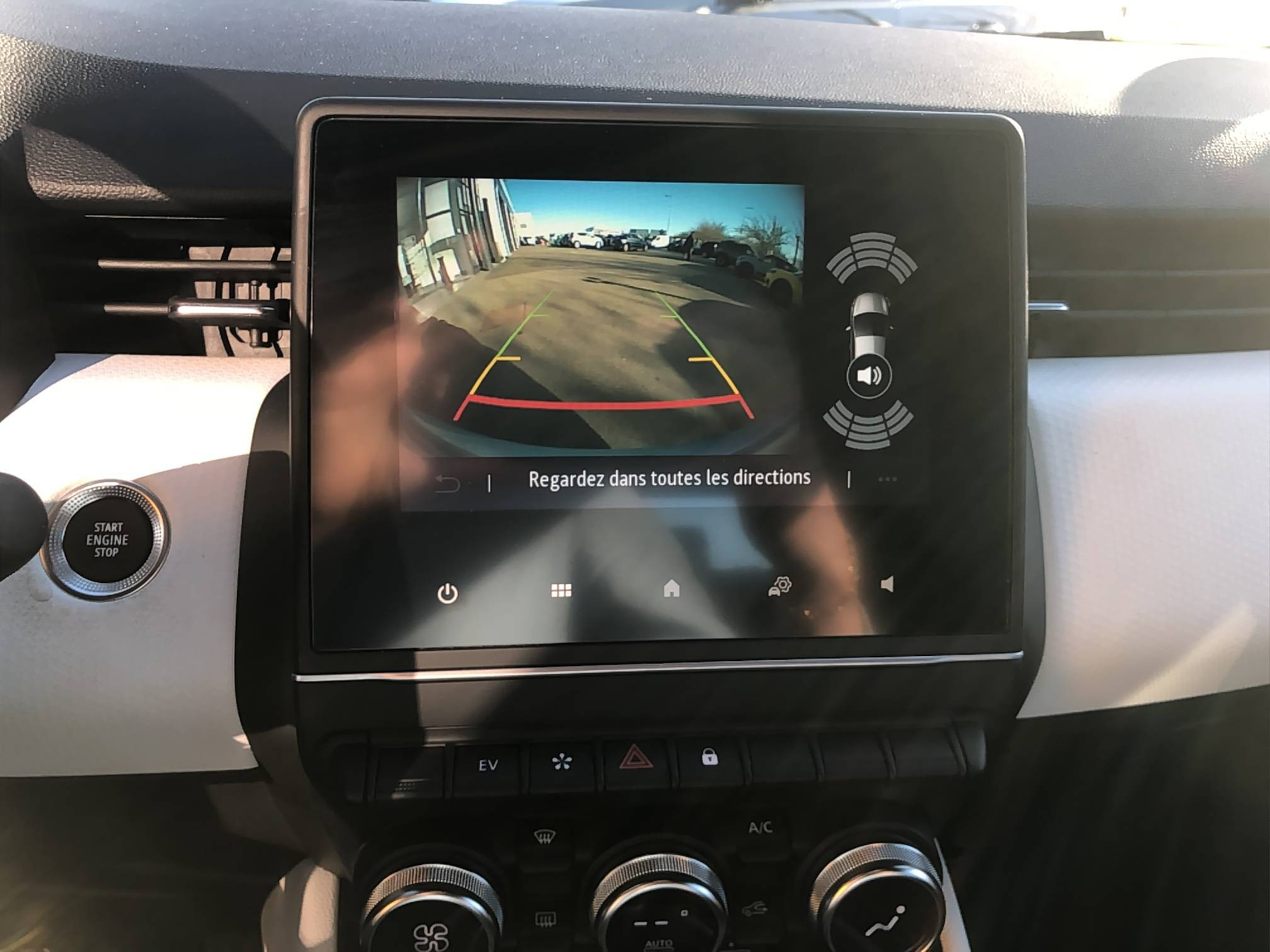 Vente en ligne Renault Clio 5 Clio E-Tech 140 - 21N au prix de 17 490 €