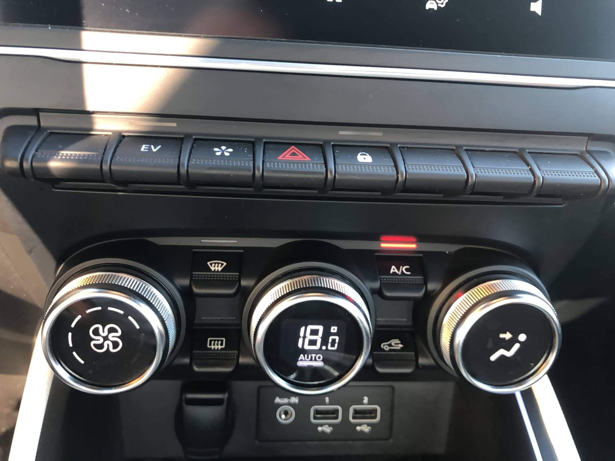 Vente en ligne Renault Clio 5 Clio E-Tech 140 - 21N au prix de 17 490 €