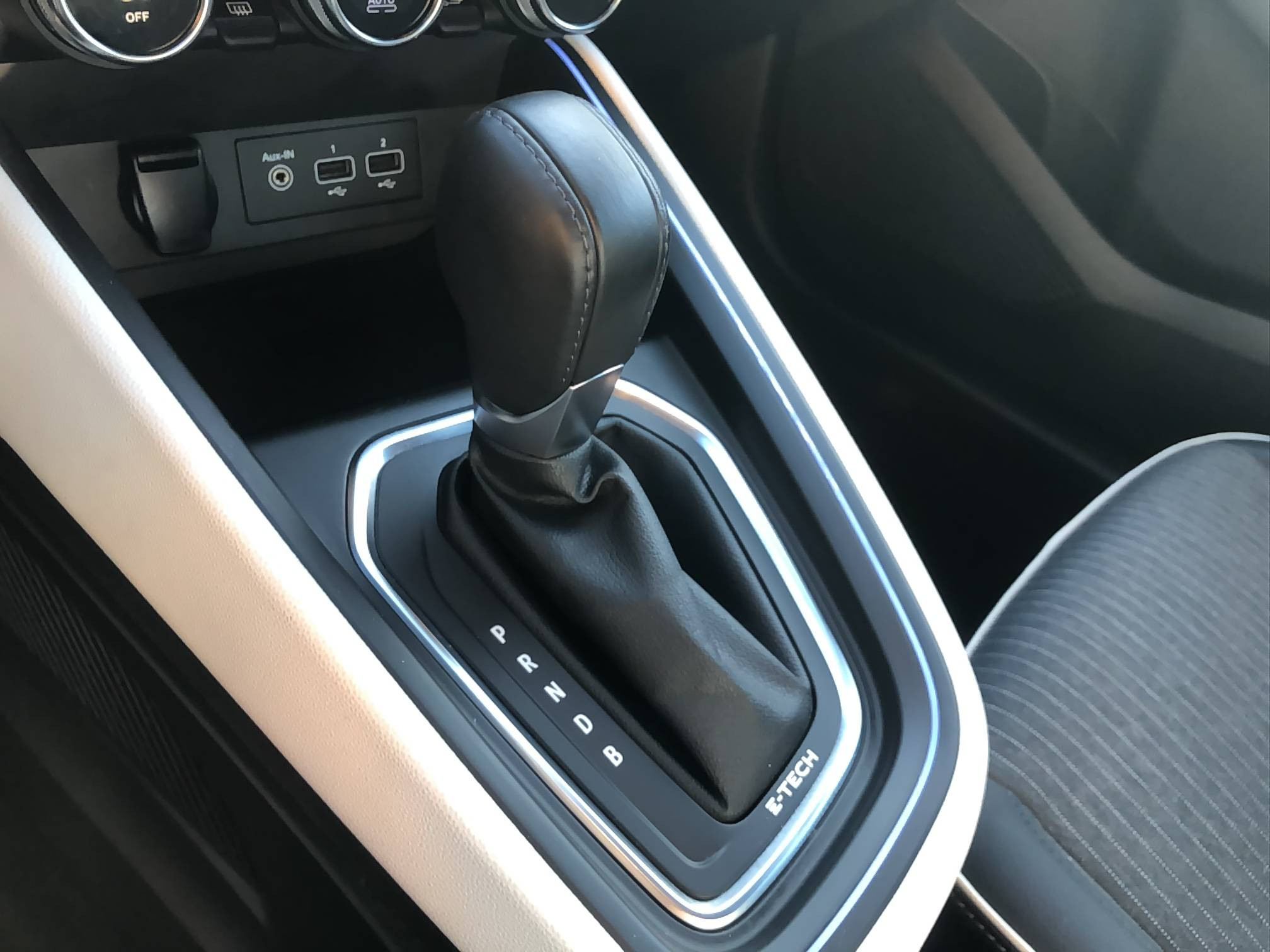 Vente en ligne Renault Clio 5 Clio E-Tech 140 - 21N au prix de 17 490 €