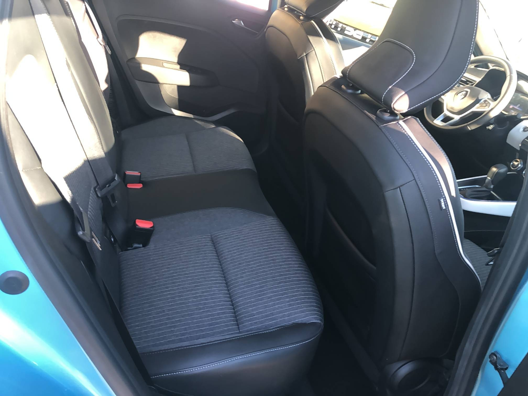 Vente en ligne Renault Clio 5 Clio E-Tech 140 - 21N au prix de 17 490 €