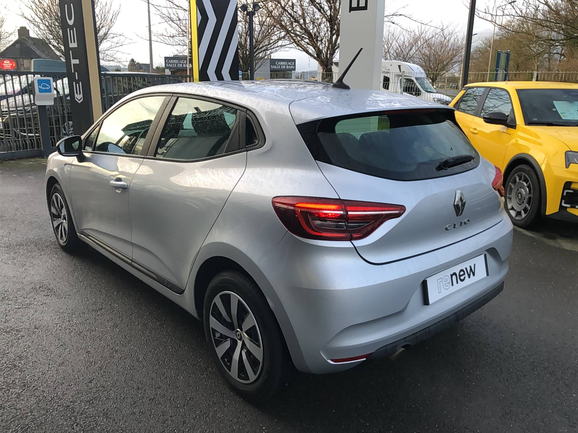 Vente en ligne Renault Clio 5 Clio TCe 90 au prix de 12 990 €