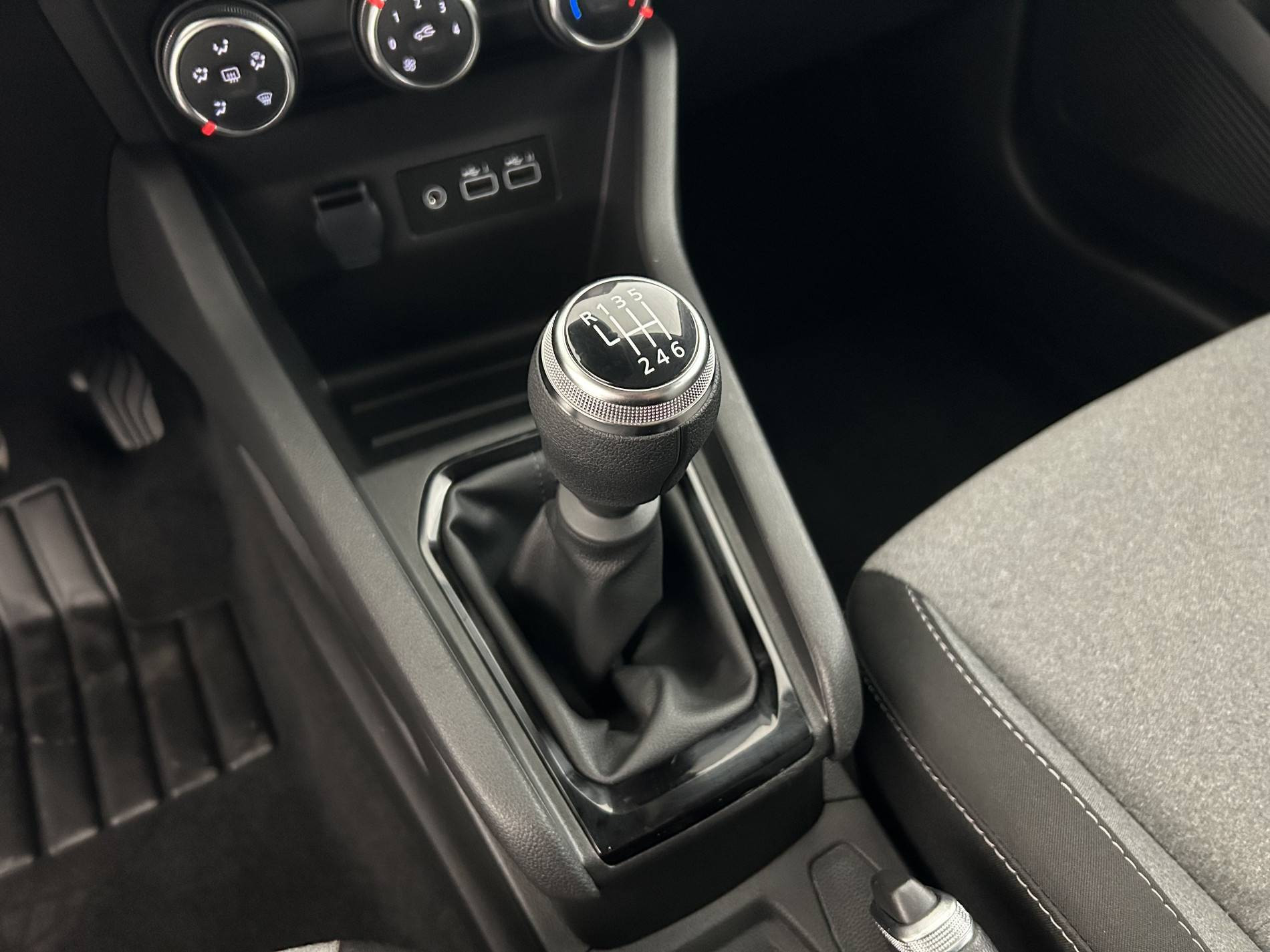 Vente en ligne Renault Clio 5 Clio TCe 100 GPL au prix de 15 990 €