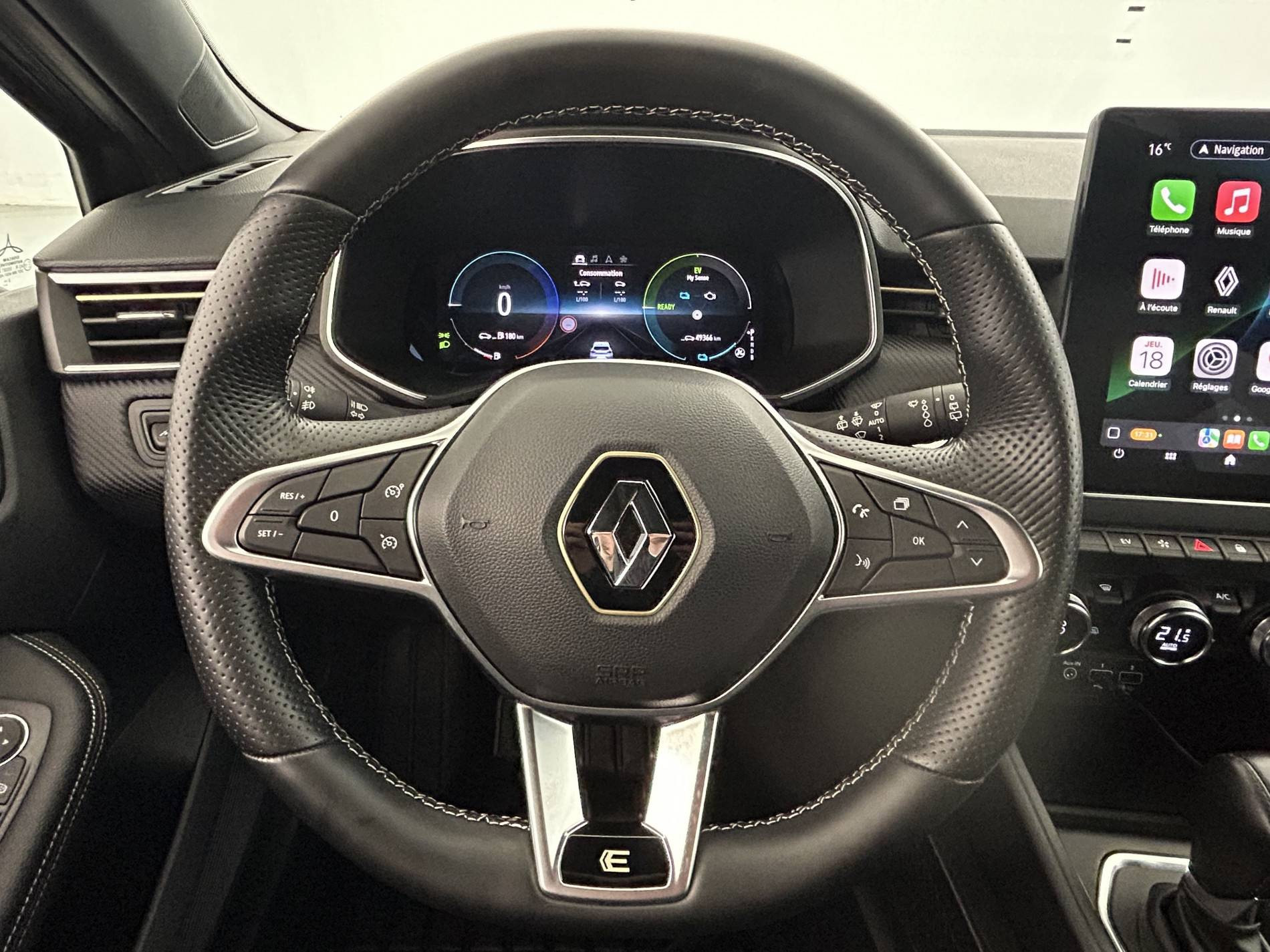 Vente en ligne Renault Clio 5 Clio E-Tech full hybrid 145 au prix de 19 690 €