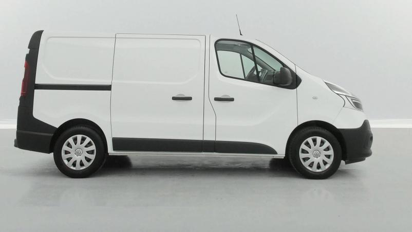 Vente en ligne Renault Trafic 3 Fourgon TRAFIC FGN L1H1 1000 KG DCI 145 ENERGY EDC au prix de 25 990 €