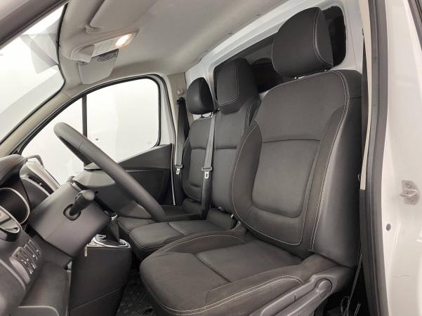 Vente en ligne Renault Trafic 3 Fourgon TRAFIC FGN L1H1 1000 KG DCI 145 ENERGY EDC au prix de 25 990 €