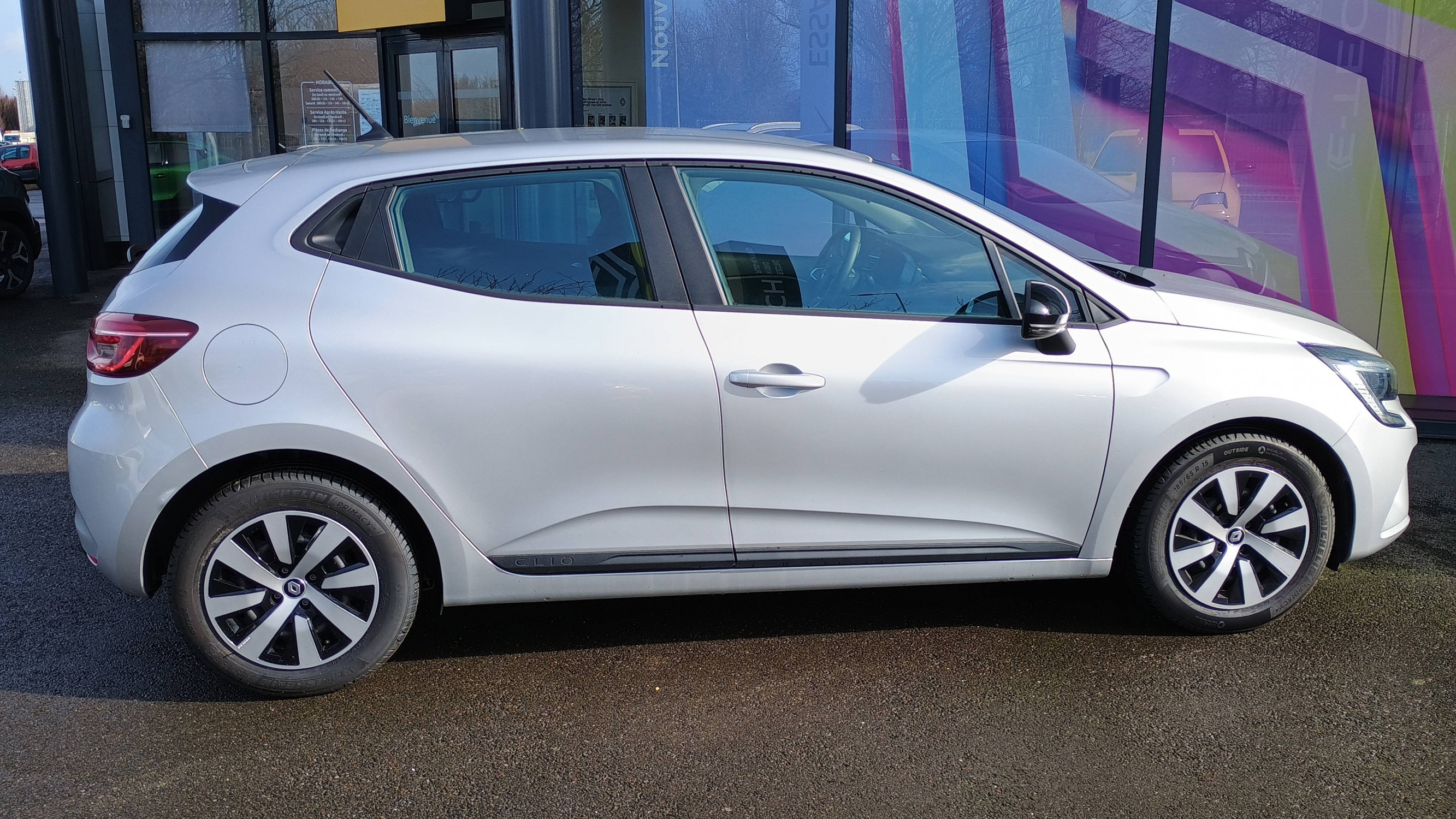 Vente en ligne Renault Clio 5 Clio TCe 90 au prix de 14 790 €