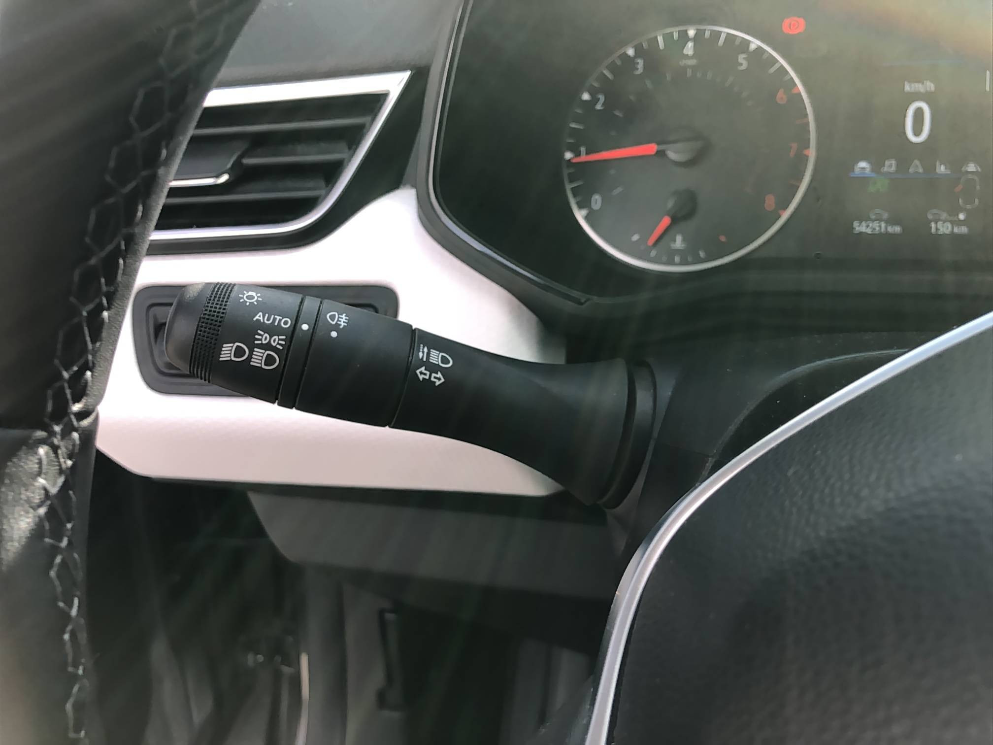 Vente en ligne Renault Clio 5 Clio TCe 90 au prix de 14 990 €