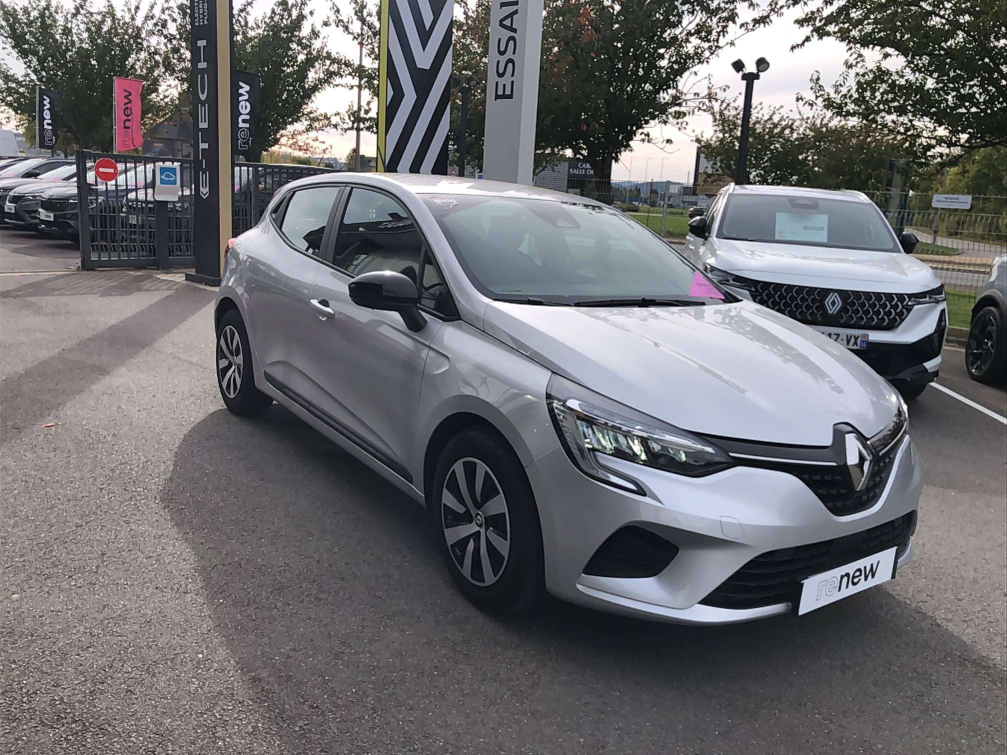 Vente en ligne Renault Clio 5 Clio TCe 90 au prix de 14 990 €