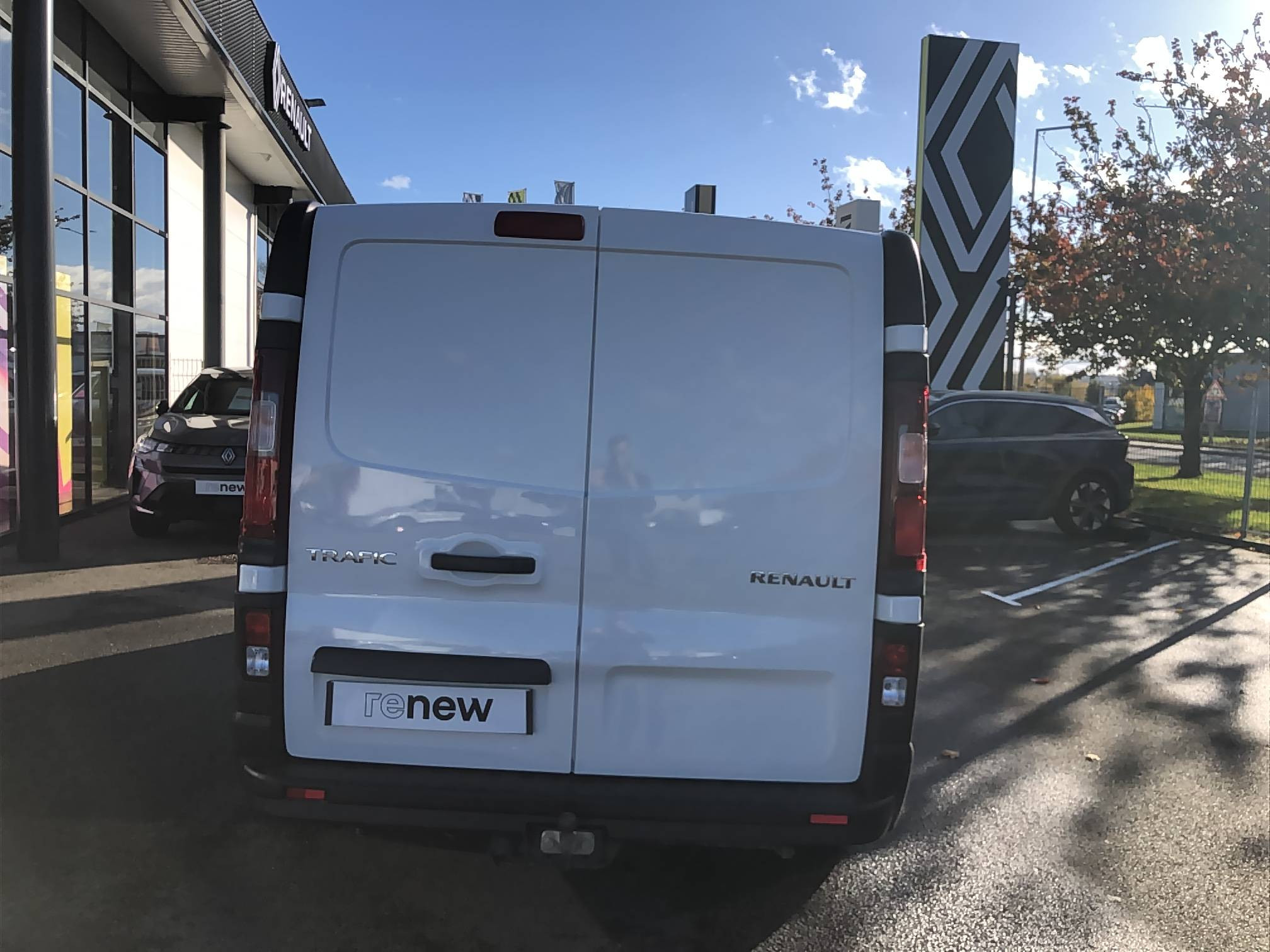 Vente en ligne Renault Trafic 3 Fourgon TRAFIC FGN L1H1 1000 KG DCI 120 au prix de 20 790 €