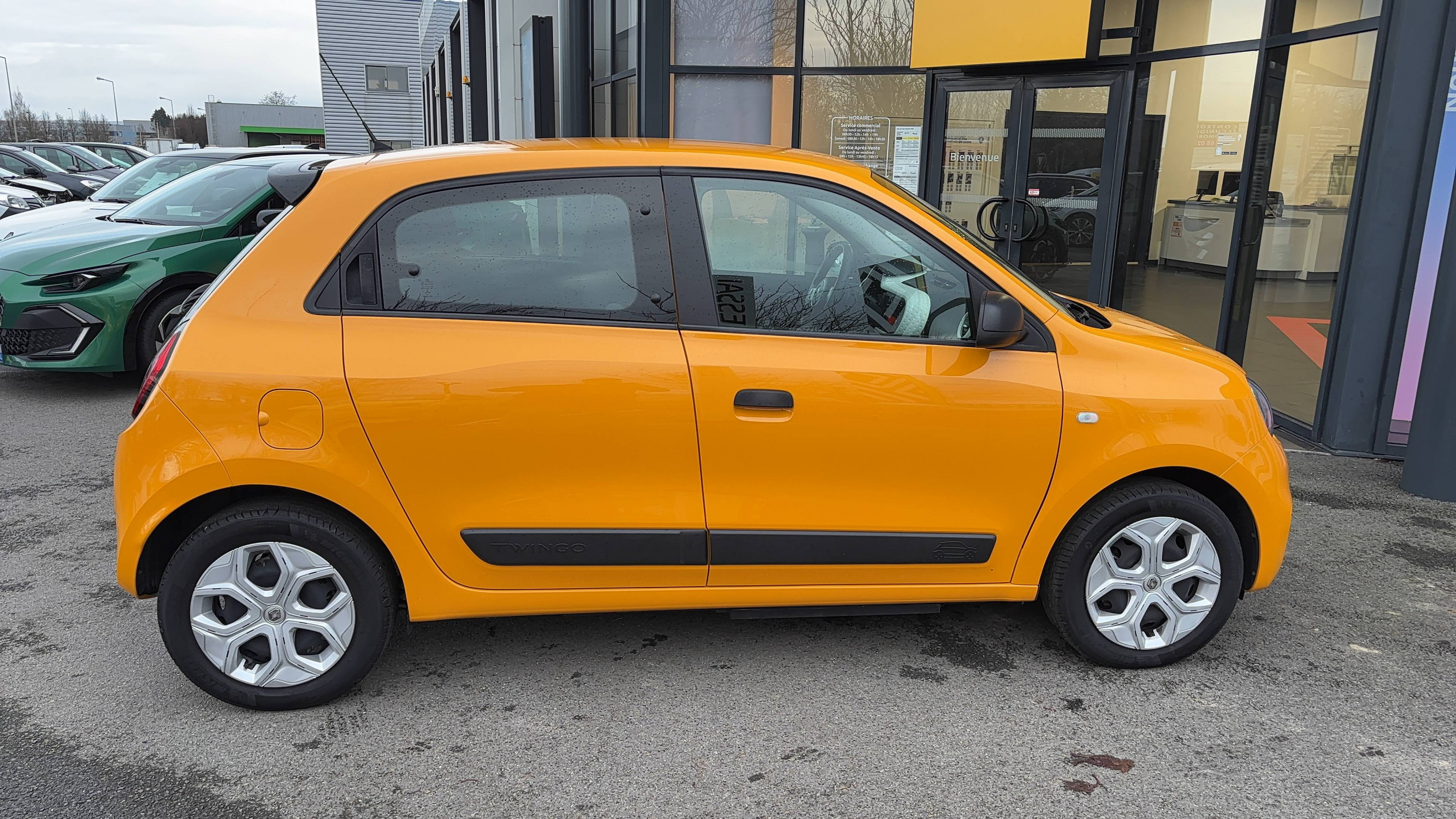 Vente en ligne Renault Twingo Electrique Twingo III E-Tech au prix de 11 990 €