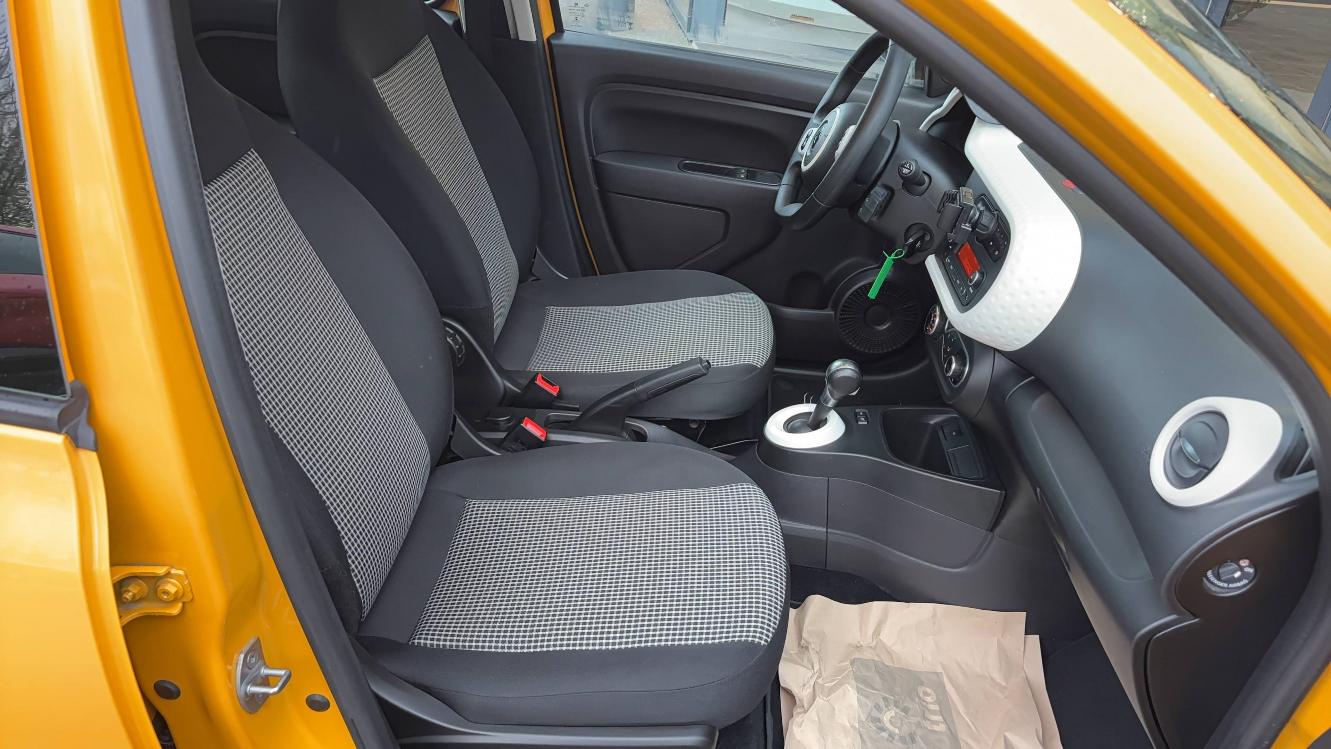 Vente en ligne Renault Twingo Electrique Twingo III E-Tech au prix de 11 990 €