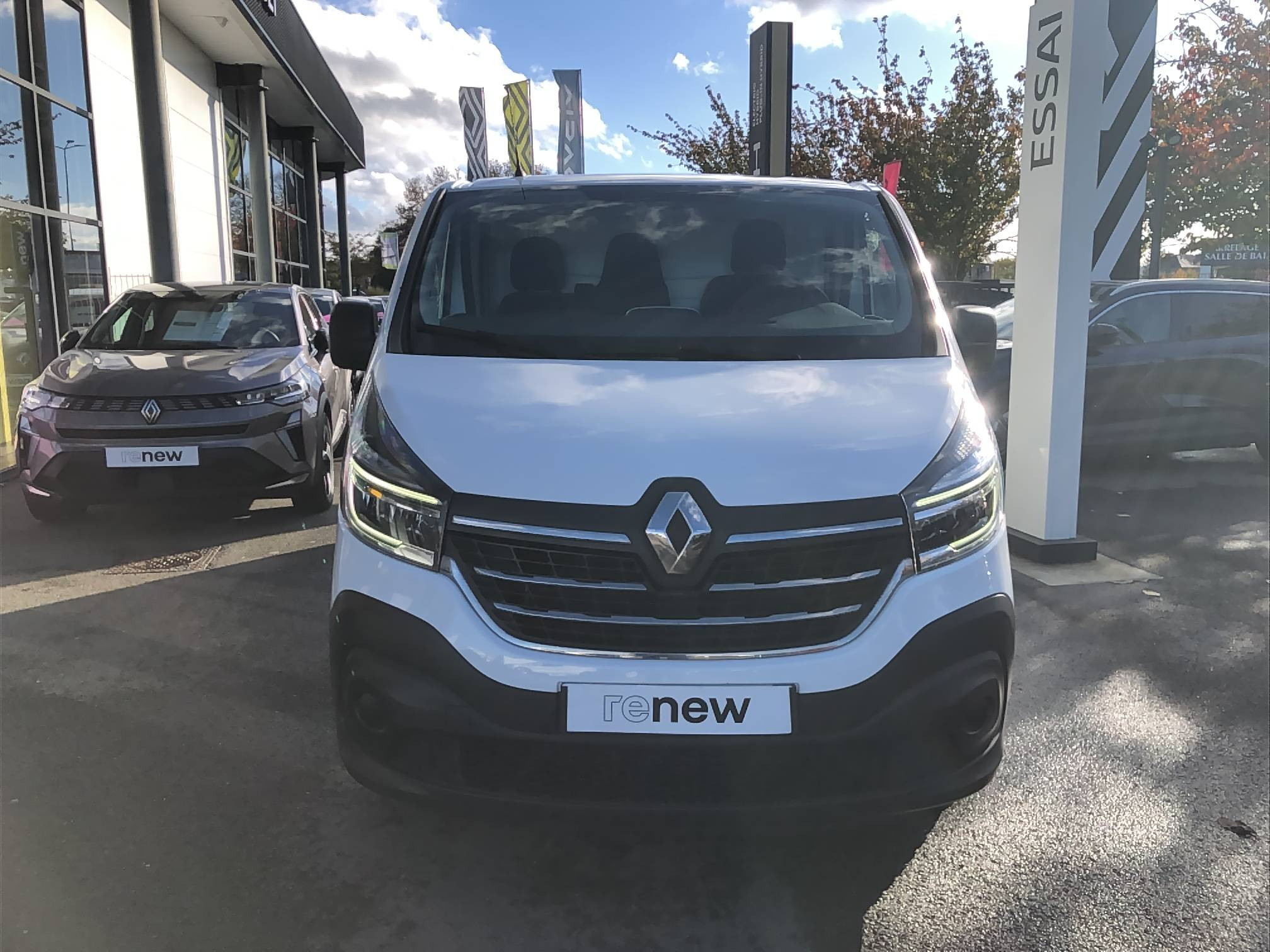 Vente en ligne Renault Trafic 3 Fourgon TRAFIC FGN L1H1 1000 KG DCI 120 au prix de 20 790 €