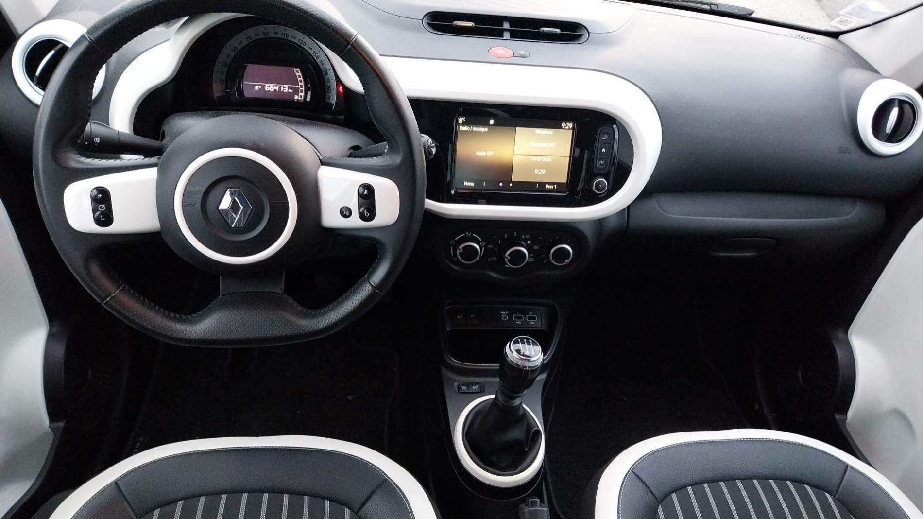 Vente en ligne Renault Twingo 3  TCe 95 au prix de 11 490 €