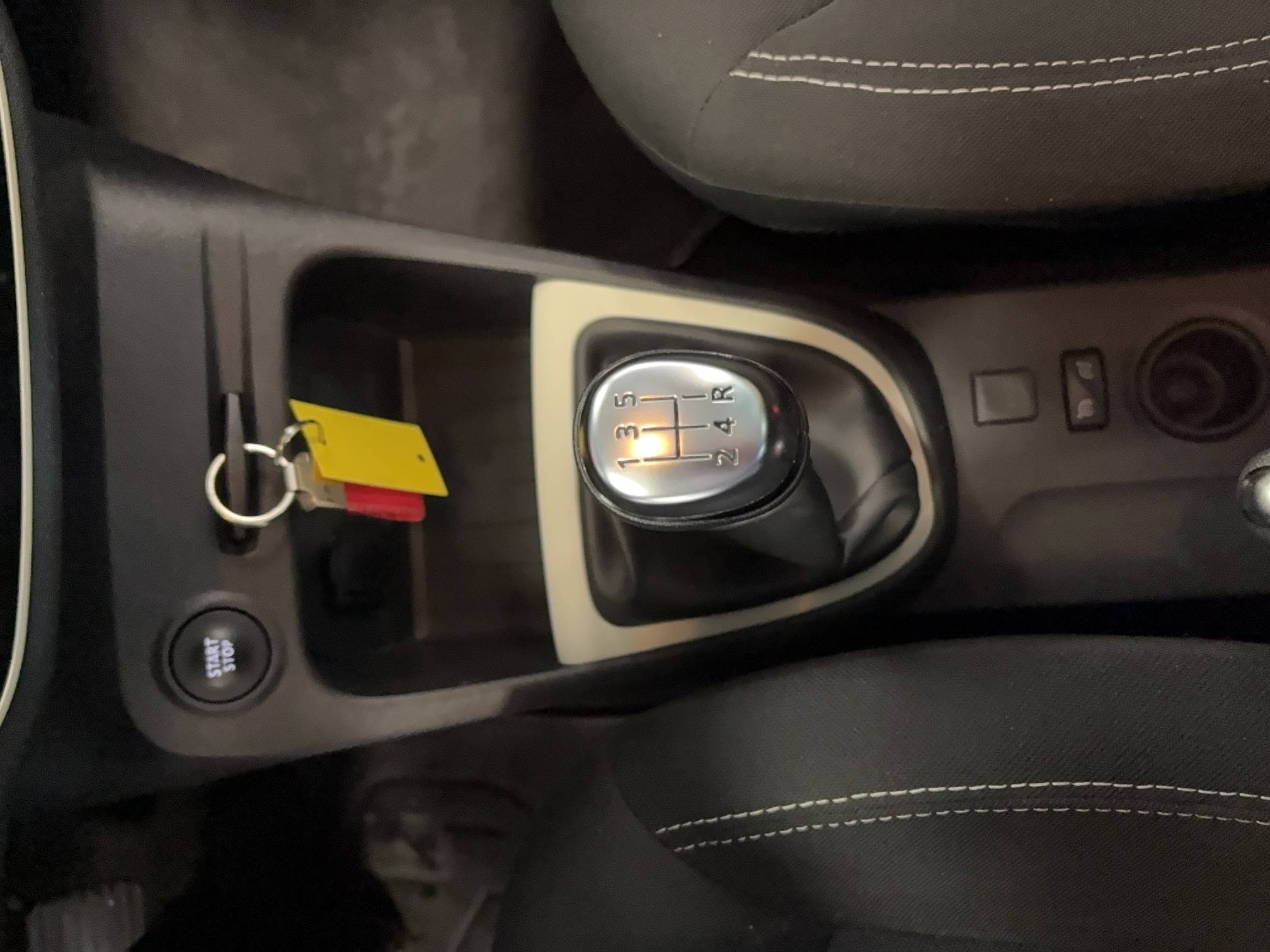 Vente en ligne Renault Captur  dCi 90 au prix de 13 990 €