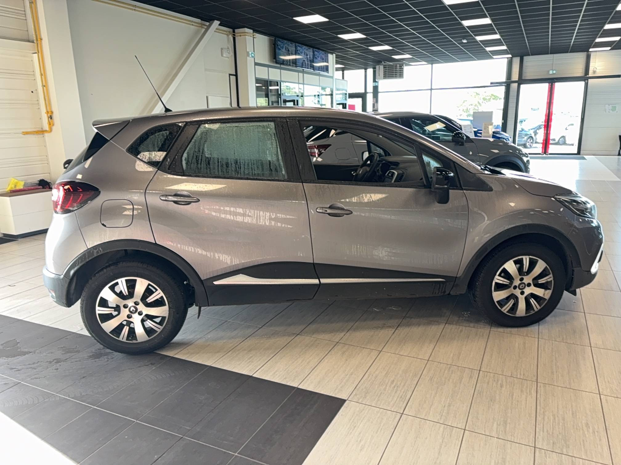 Vente en ligne Renault Captur  dCi 90 au prix de 13 990 €