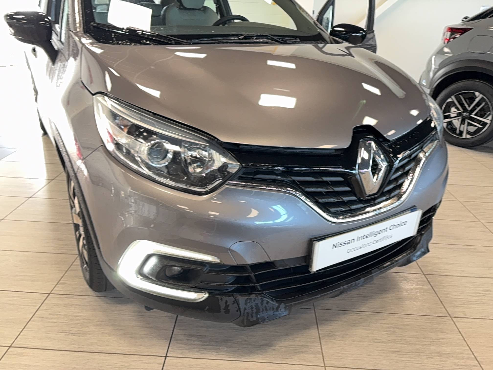 Vente en ligne Renault Captur  dCi 90 au prix de 13 990 €