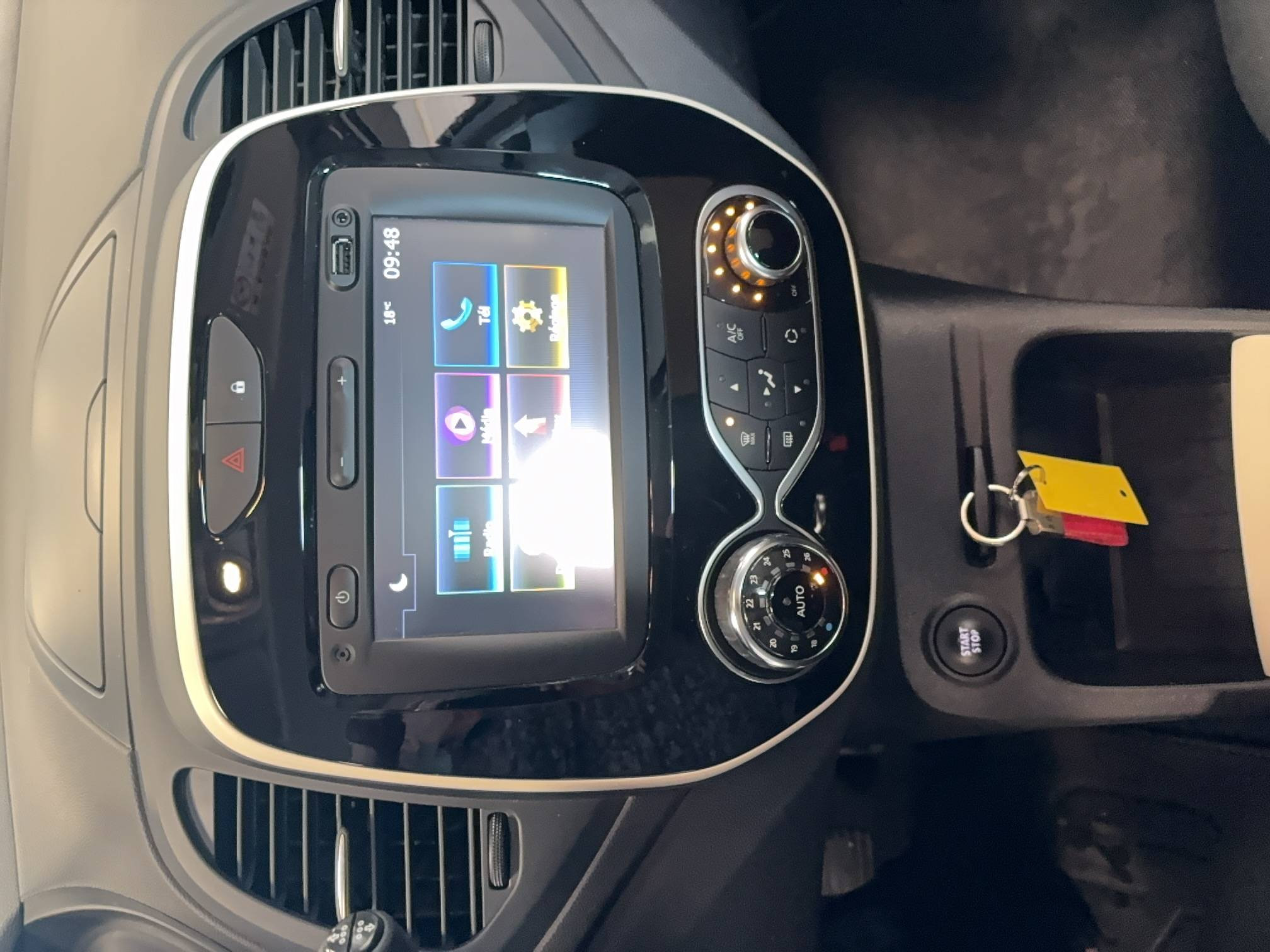 Vente en ligne Renault Captur  dCi 90 au prix de 13 990 €