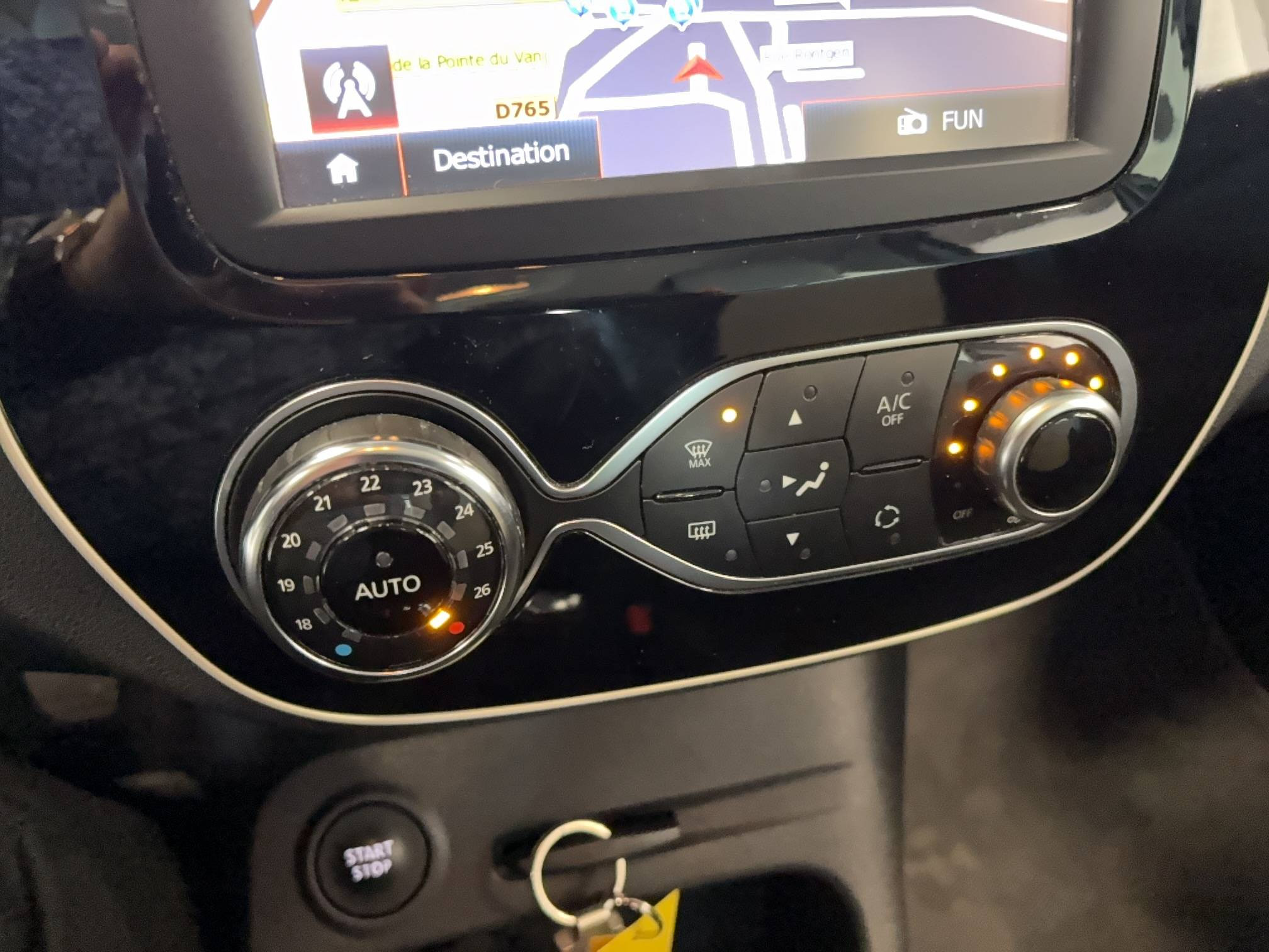 Vente en ligne Renault Captur  dCi 90 au prix de 13 990 €