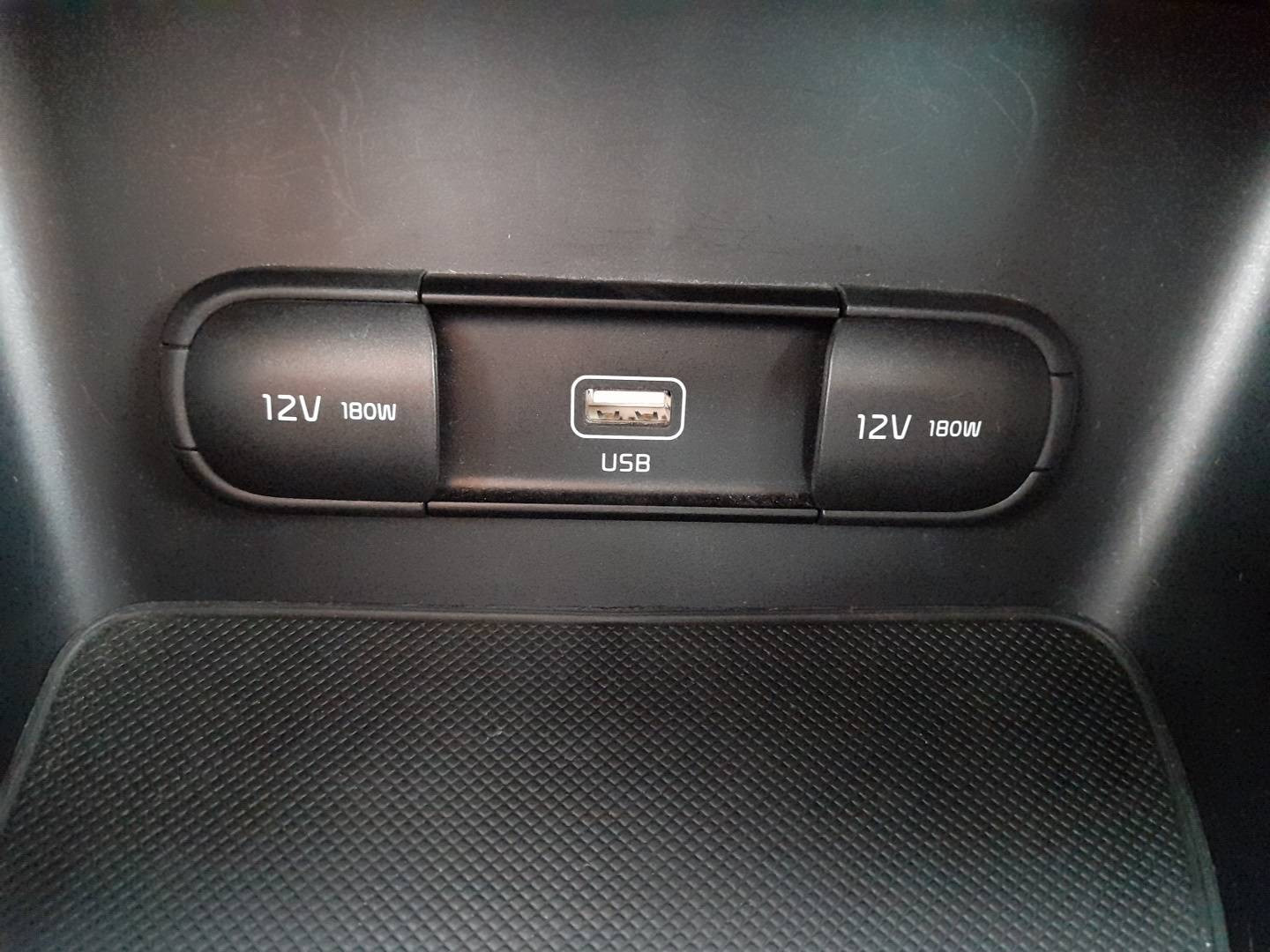 Vente en ligne Kia Sportage  1.6 CRDi 136ch MHEV ISG DCT7 4x2 au prix de 21 990 €