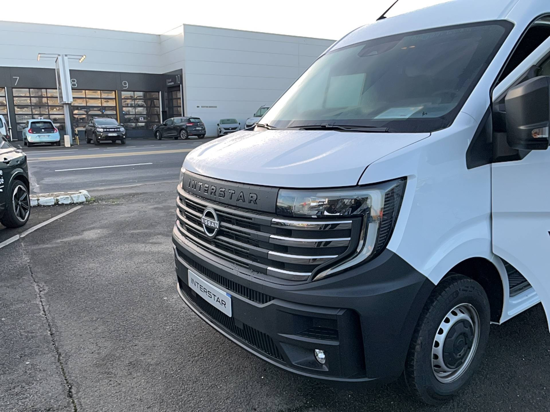 Vente en ligne Nissan Interstar  3T3 L2H2 2.0 DCI 130 au prix de 45 240 €