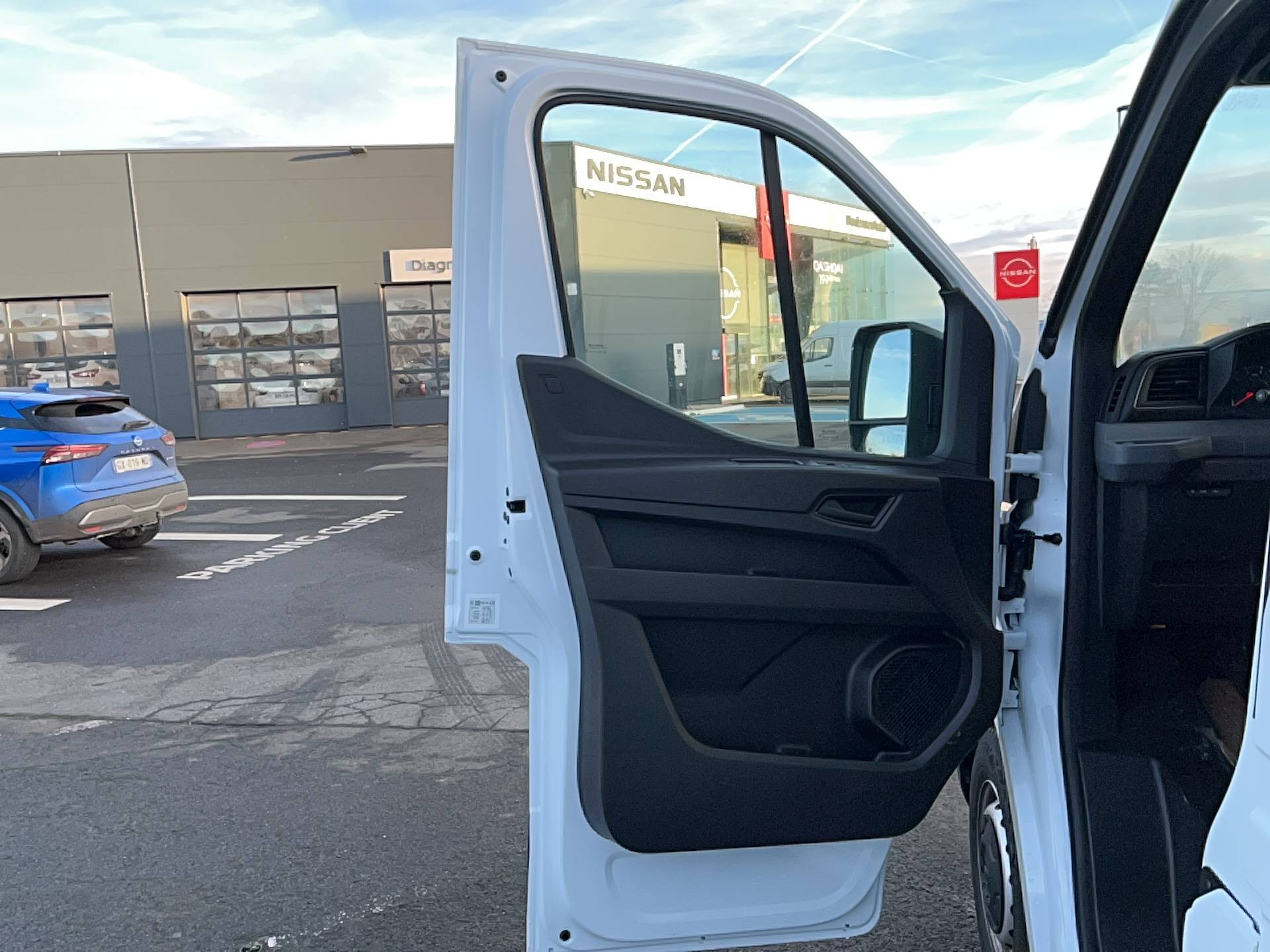 Vente en ligne Nissan Interstar  3T3 L2H2 2.0 DCI 130 au prix de 45 240 €