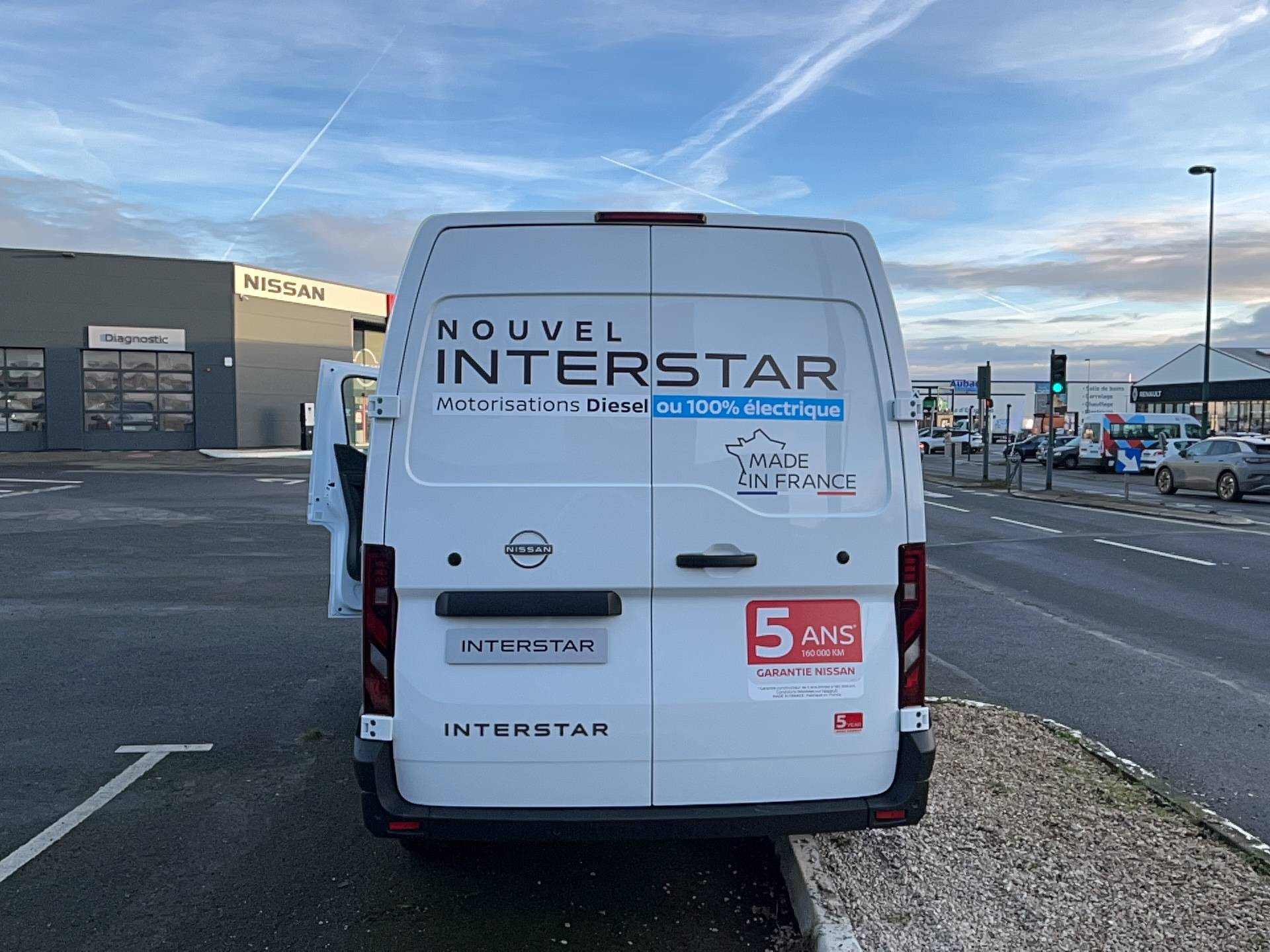 Vente en ligne Nissan Interstar  3T3 L2H2 2.0 DCI 130 au prix de 45 240 €