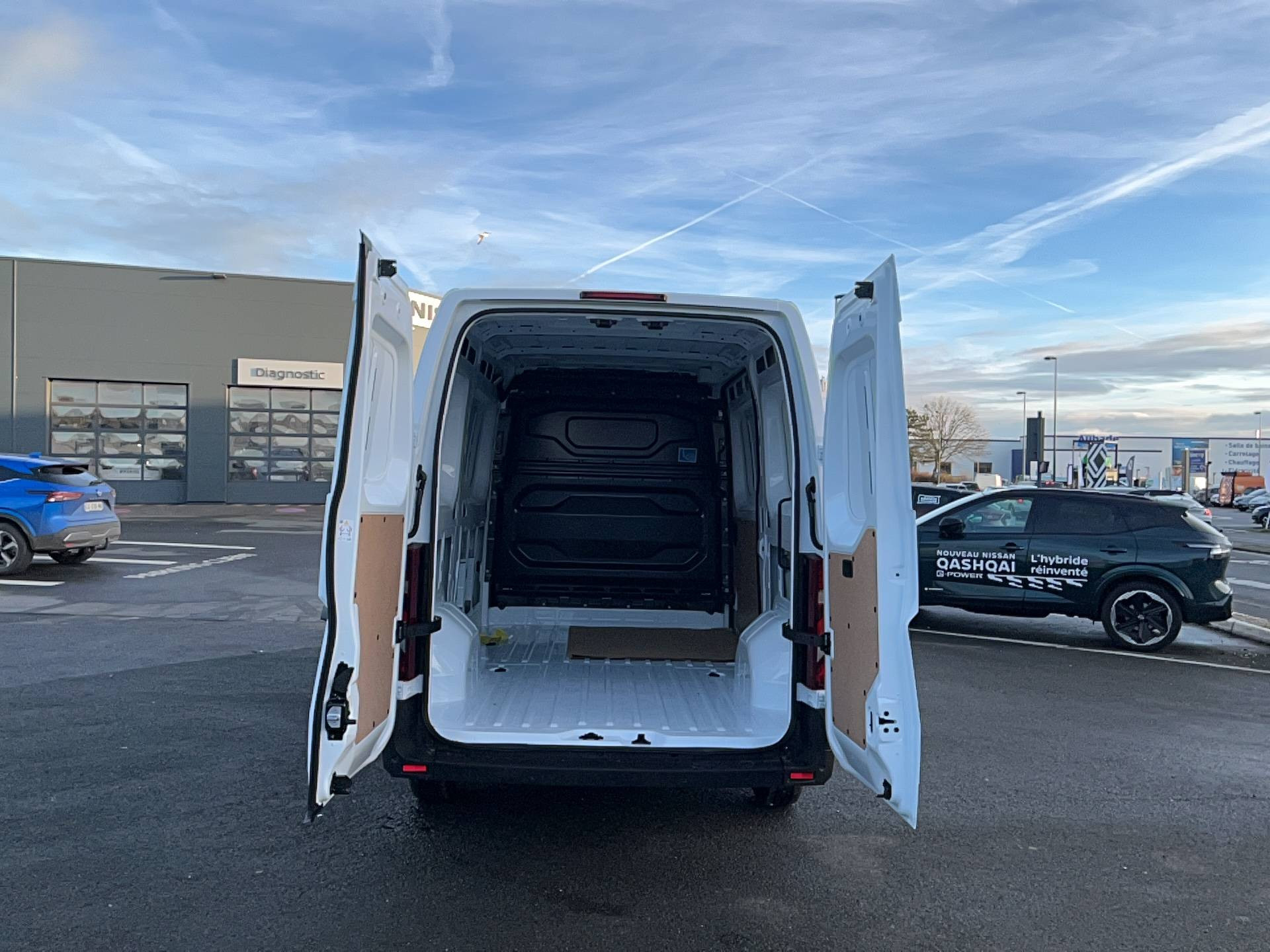 Vente en ligne Nissan Interstar  3T3 L2H2 2.0 DCI 130 au prix de 45 240 €