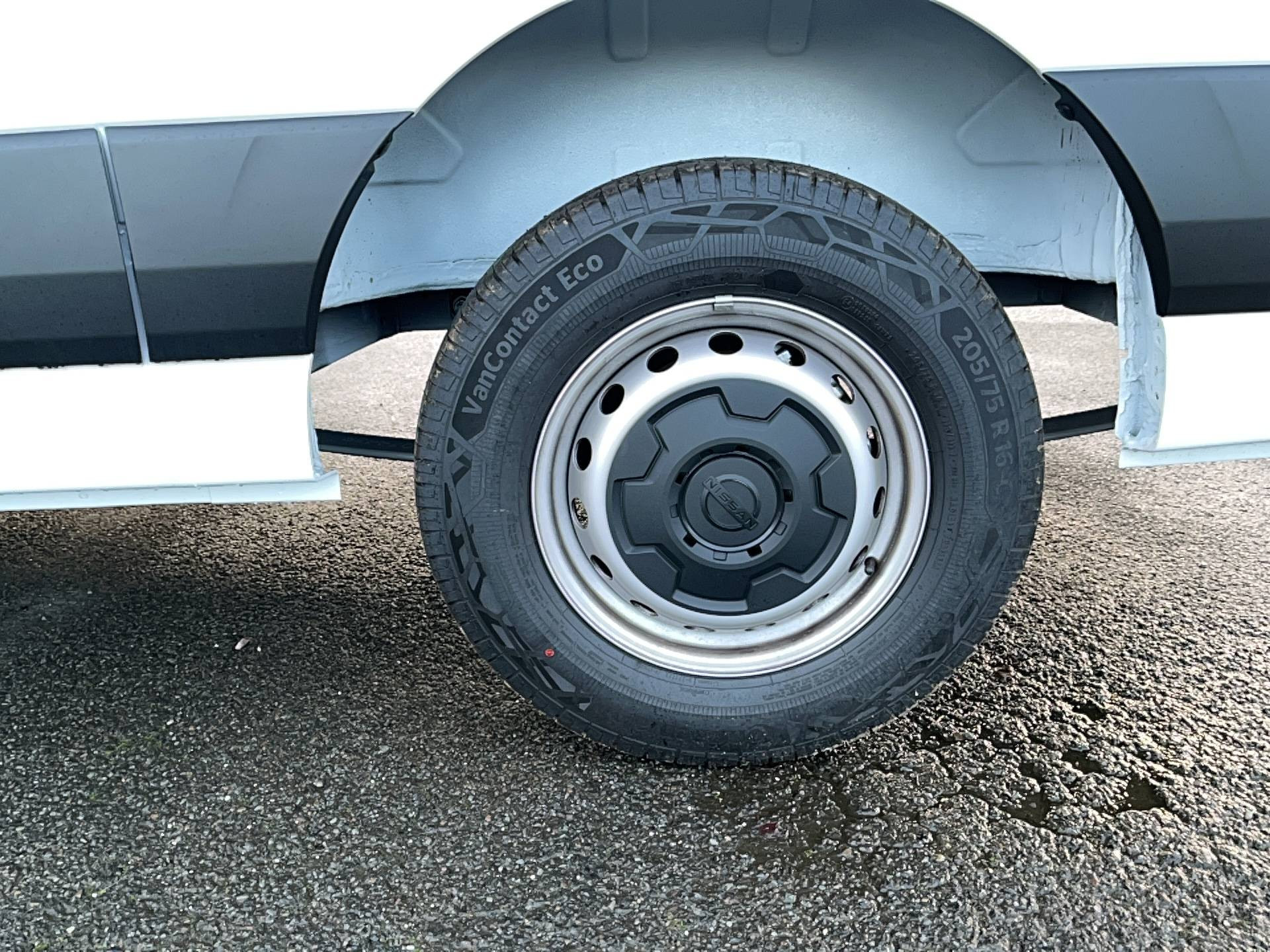 Vente en ligne Nissan Interstar  3T3 L2H2 2.0 DCI 130 au prix de 45 240 €