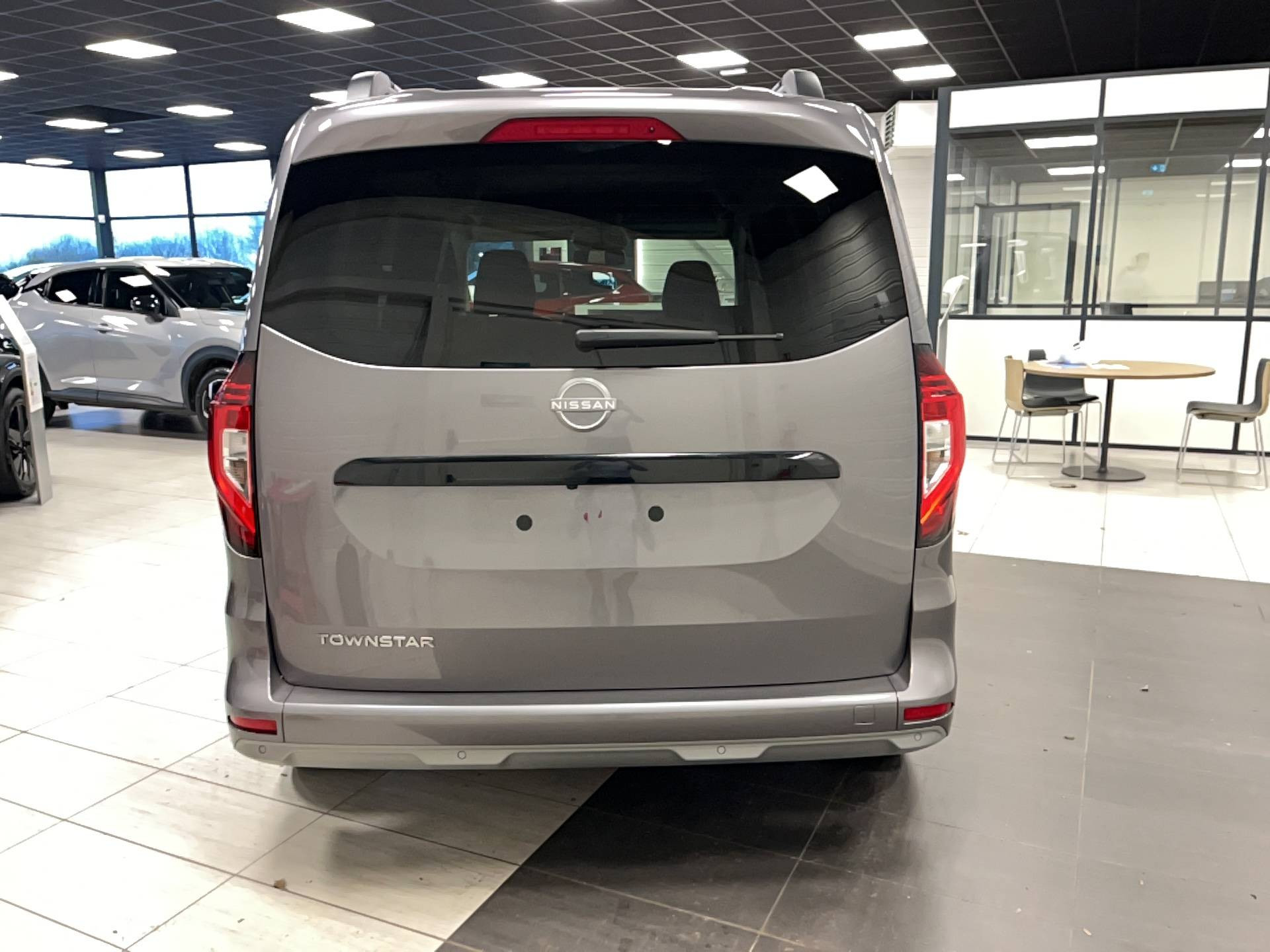 Vente en ligne Nissan Townstar Combi  L1 TCE 130 BVM GSR2b au prix de 27 700 €