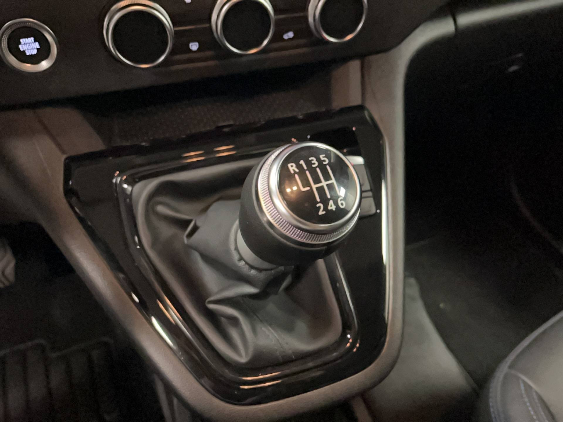 Vente en ligne Nissan Townstar Combi  L1 TCE 130 BVM GSR2b au prix de 27 700 €