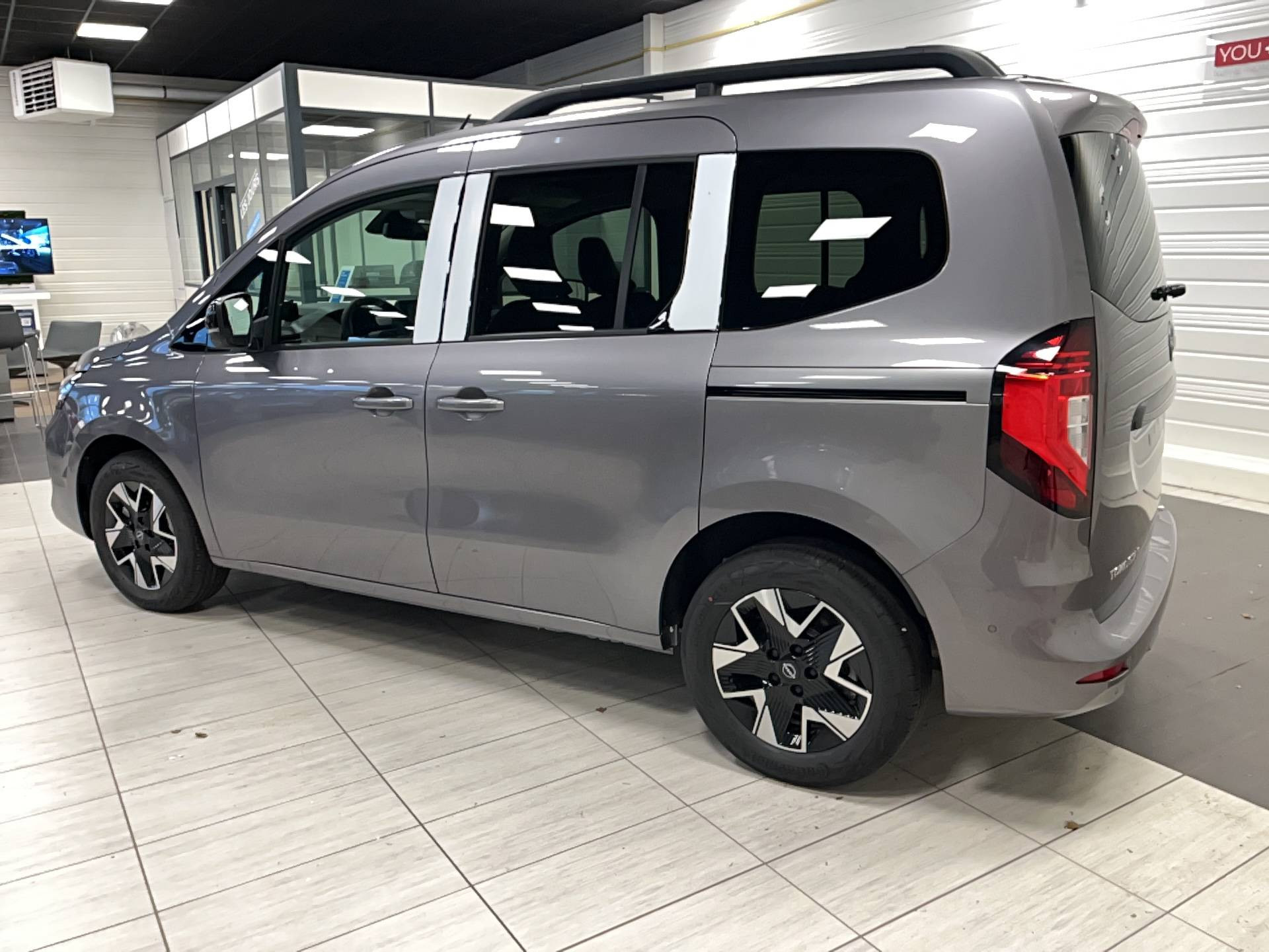 Vente en ligne Nissan Townstar Combi  L1 TCE 130 BVM GSR2b au prix de 27 700 €