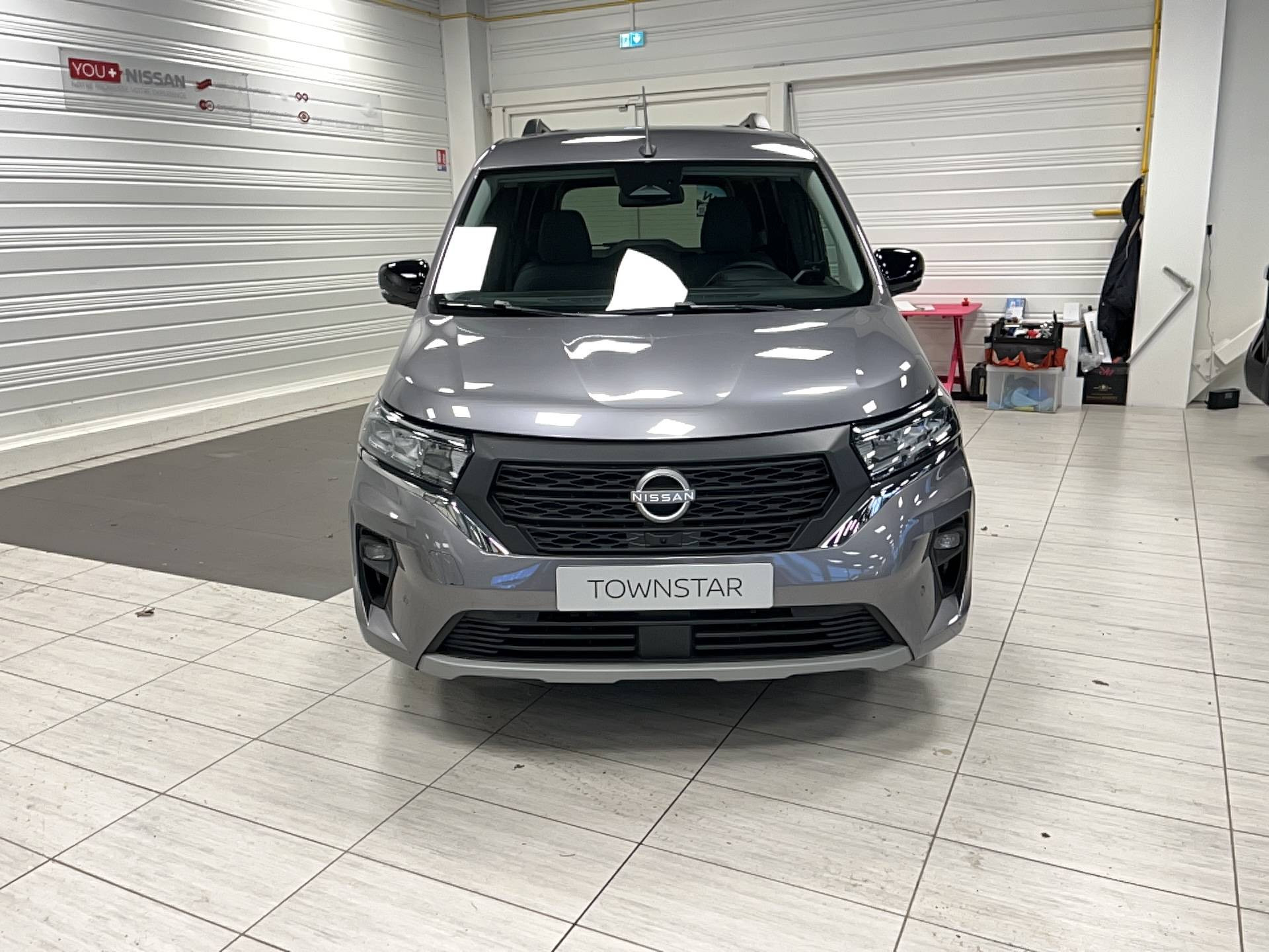 Vente en ligne Nissan Townstar Combi  L1 TCE 130 BVM GSR2b au prix de 27 700 €