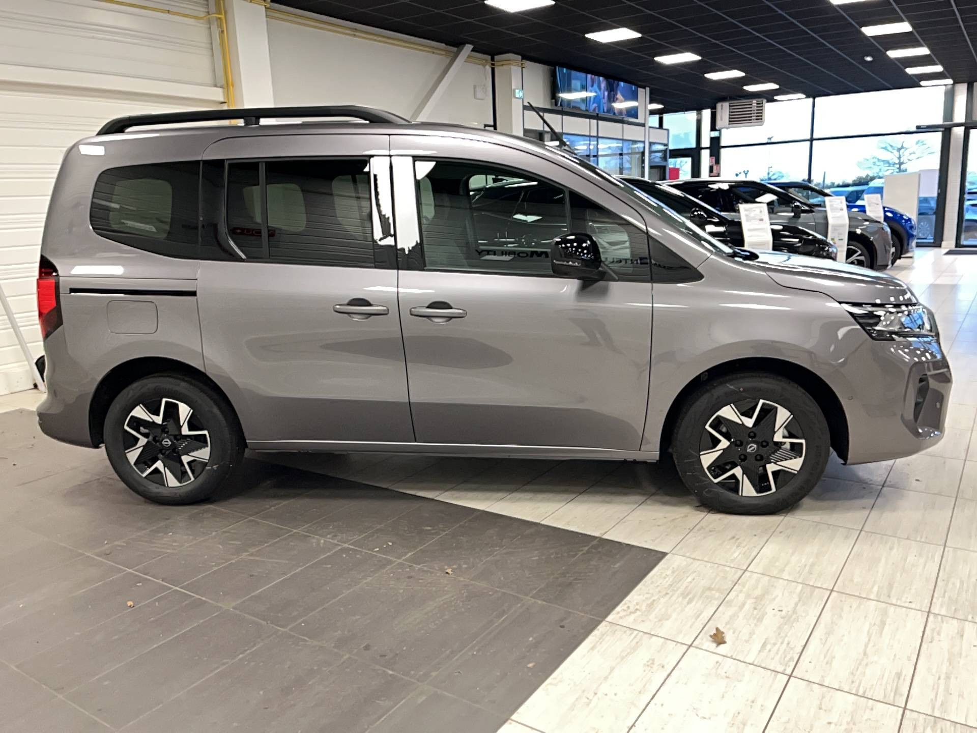 Vente en ligne Nissan Townstar Combi  L1 TCE 130 BVM GSR2b au prix de 27 700 €