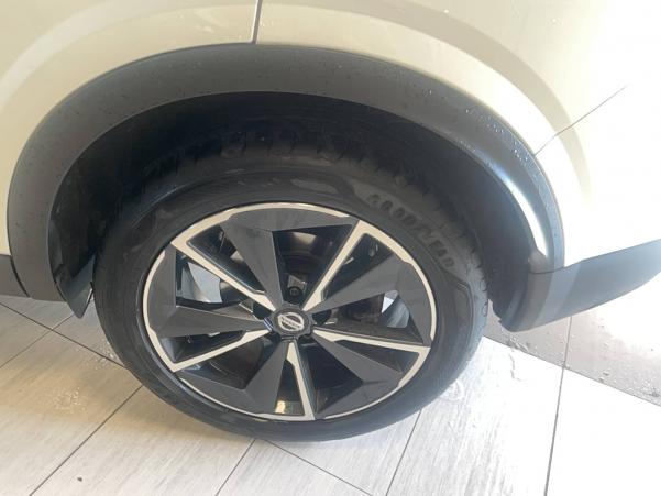Vente en ligne Nissan Qashqai  Mild Hybrid 158 ch Xtronic au prix de 22 990 €