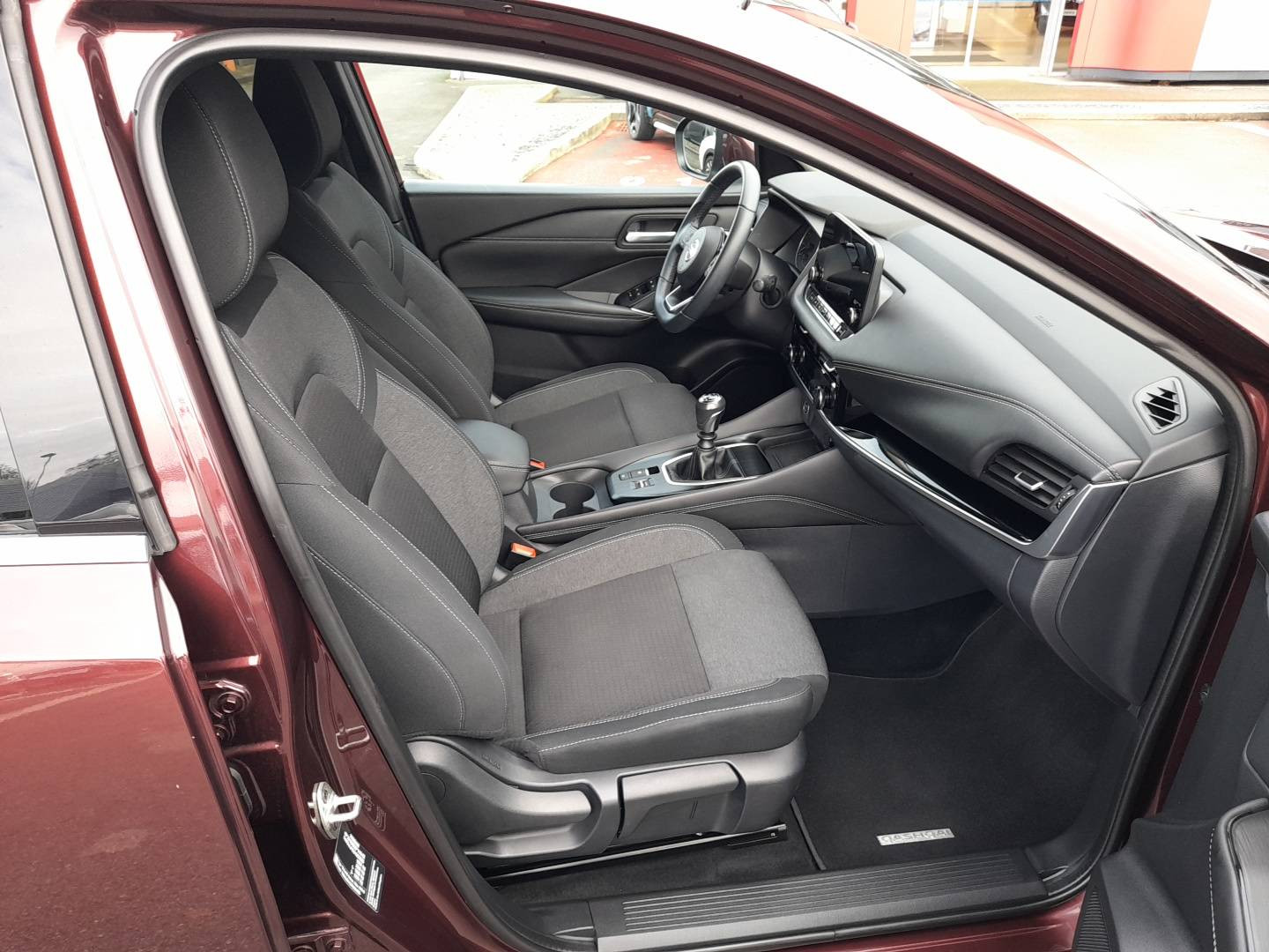 Vente en ligne Nissan Qashqai  MILD HYB 140 CH  au prix de 21 490 €