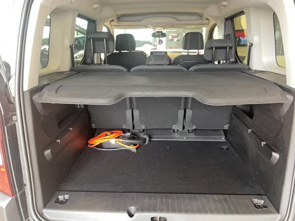 Vente en ligne Peugeot e-Rifter Rifter Standard e136ch 5pl au prix de 21 990 €