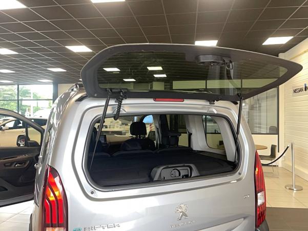 Vente en ligne Peugeot e-Rifter Rifter Standard e136ch 5pl au prix de 21 990 €