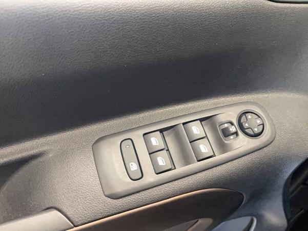Vente en ligne Peugeot e-Rifter Rifter Standard e136ch 5pl au prix de 21 990 €