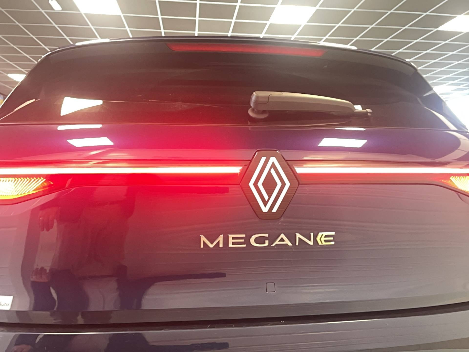 Vente en ligne Renault Megane E-Tech  EV40 130ch standard charge au prix de 18 990 €