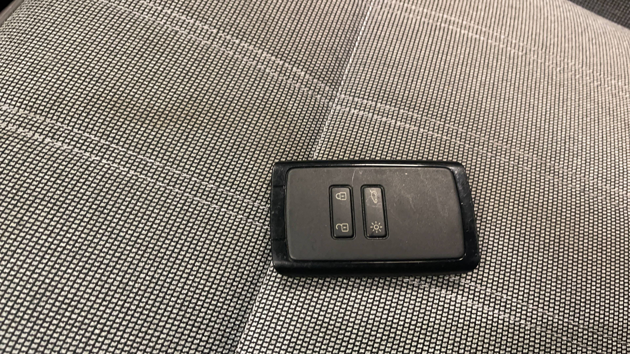 Vente en ligne Renault Megane E-Tech  EV40 130ch standard charge au prix de 18 990 €