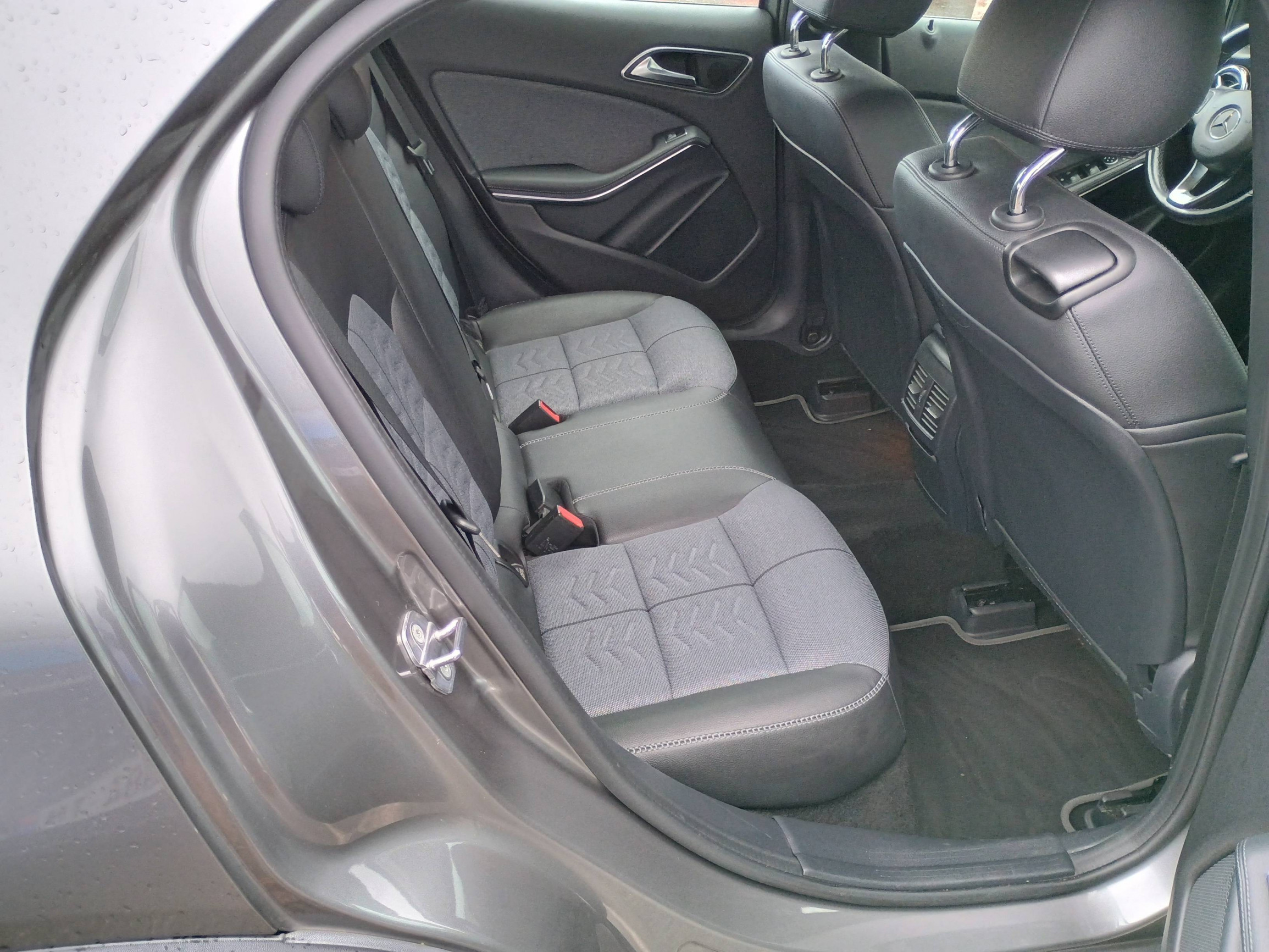 Vente en ligne Mercedes GLA GLA 200 D-G DCT au prix de 16 990 €