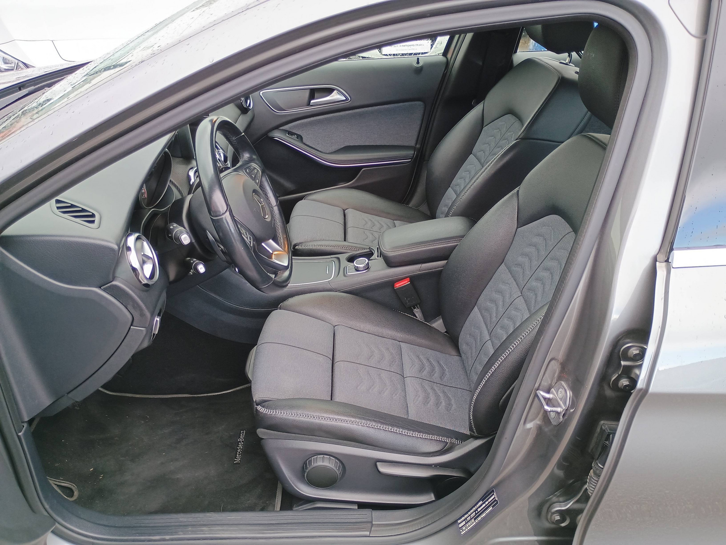 Vente en ligne Mercedes GLA GLA 200 D-G DCT au prix de 16 990 €